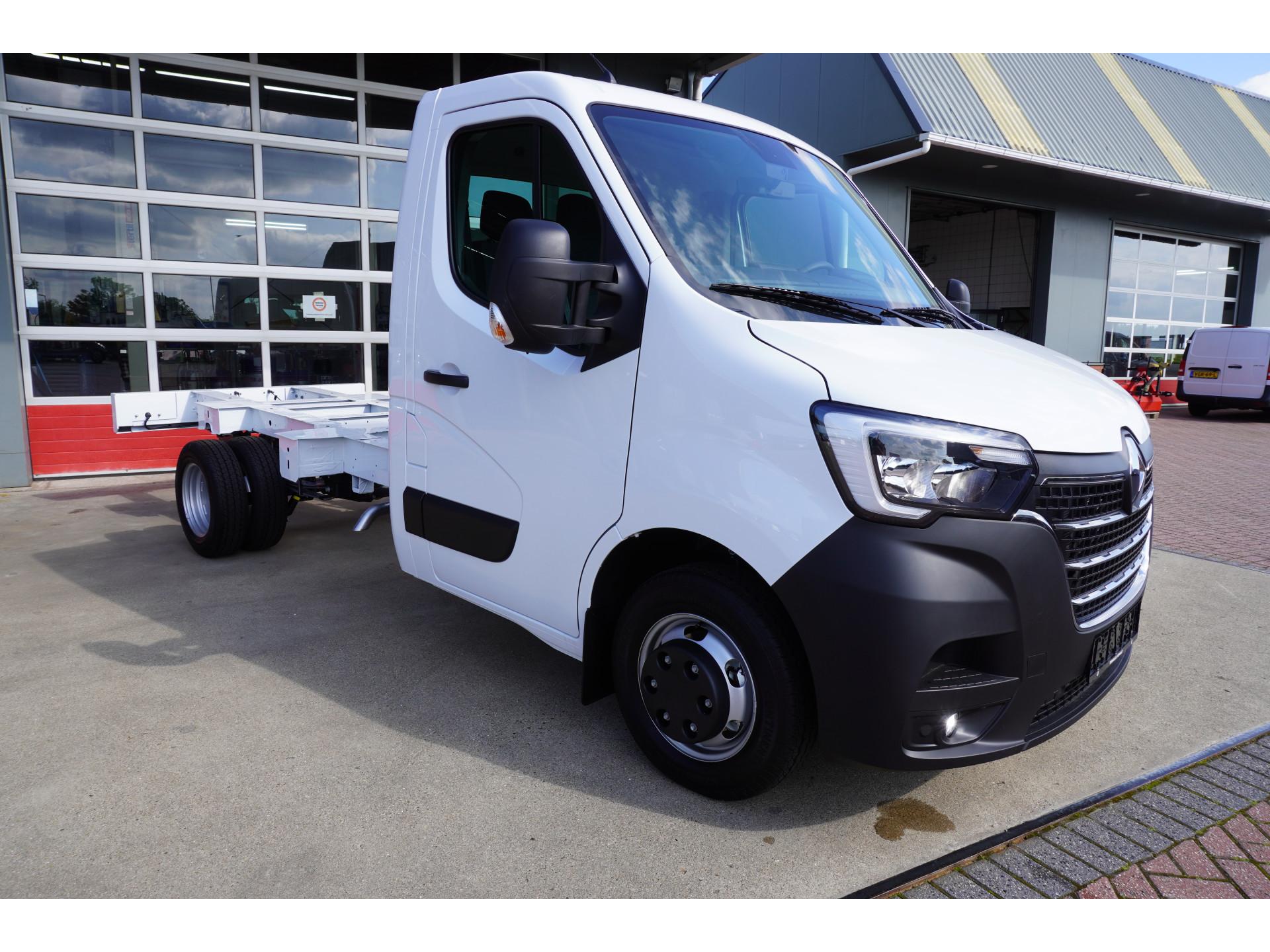 Foto 1 van Renault Master T35 2.3 dCi 165PK L3 Dubbel lucht Energy Chassis cabine