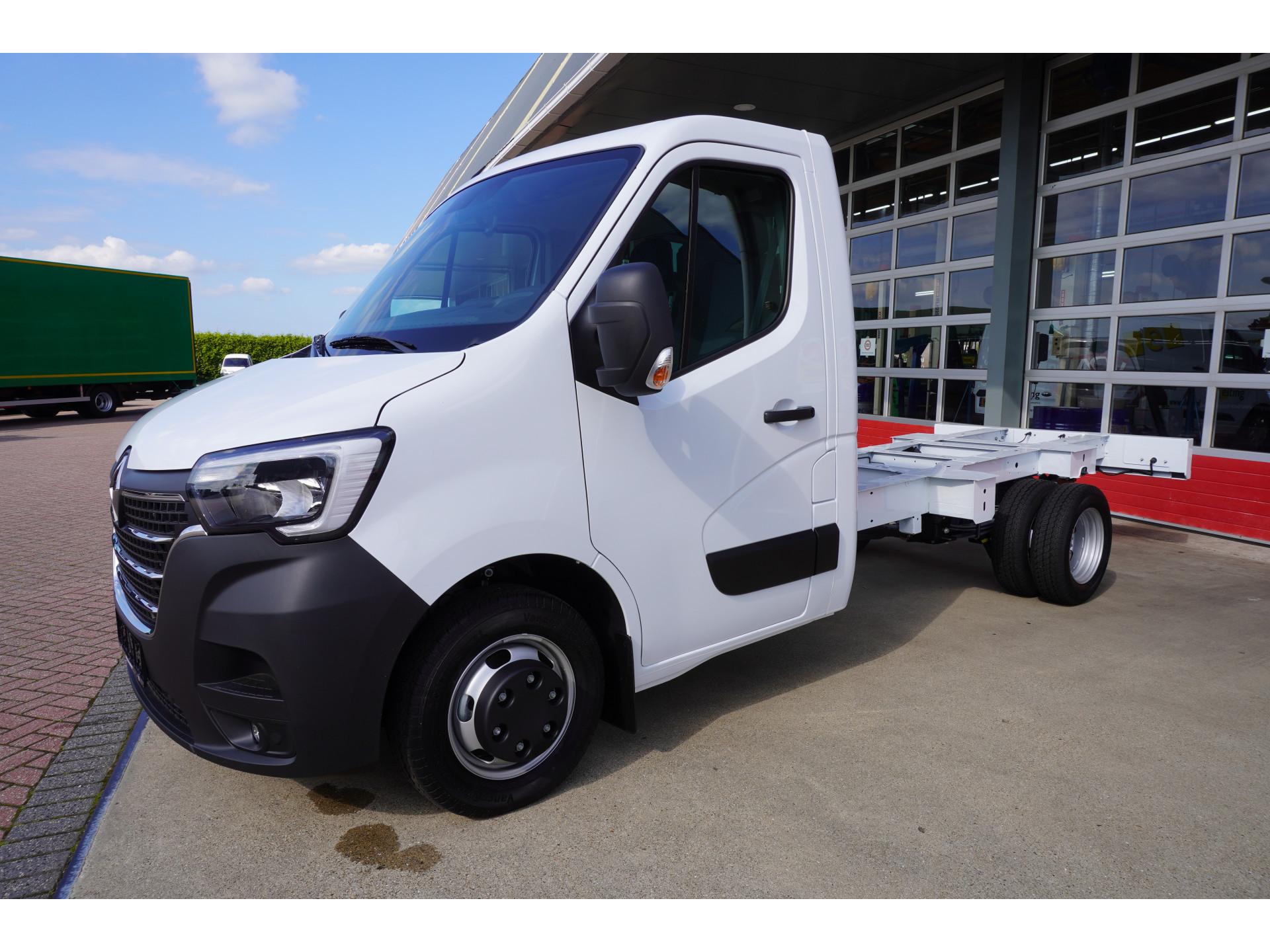 Foto 12 van Renault Master T35 2.3 dCi 165PK L3 Dubbel lucht Energy Chassis cabine