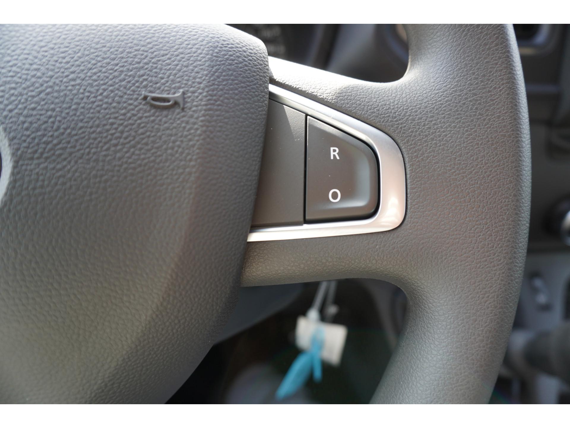 Foto 16 van Renault Master T35 2.3 dCi 165PK L3 Dubbel lucht Energy Chassis cabine