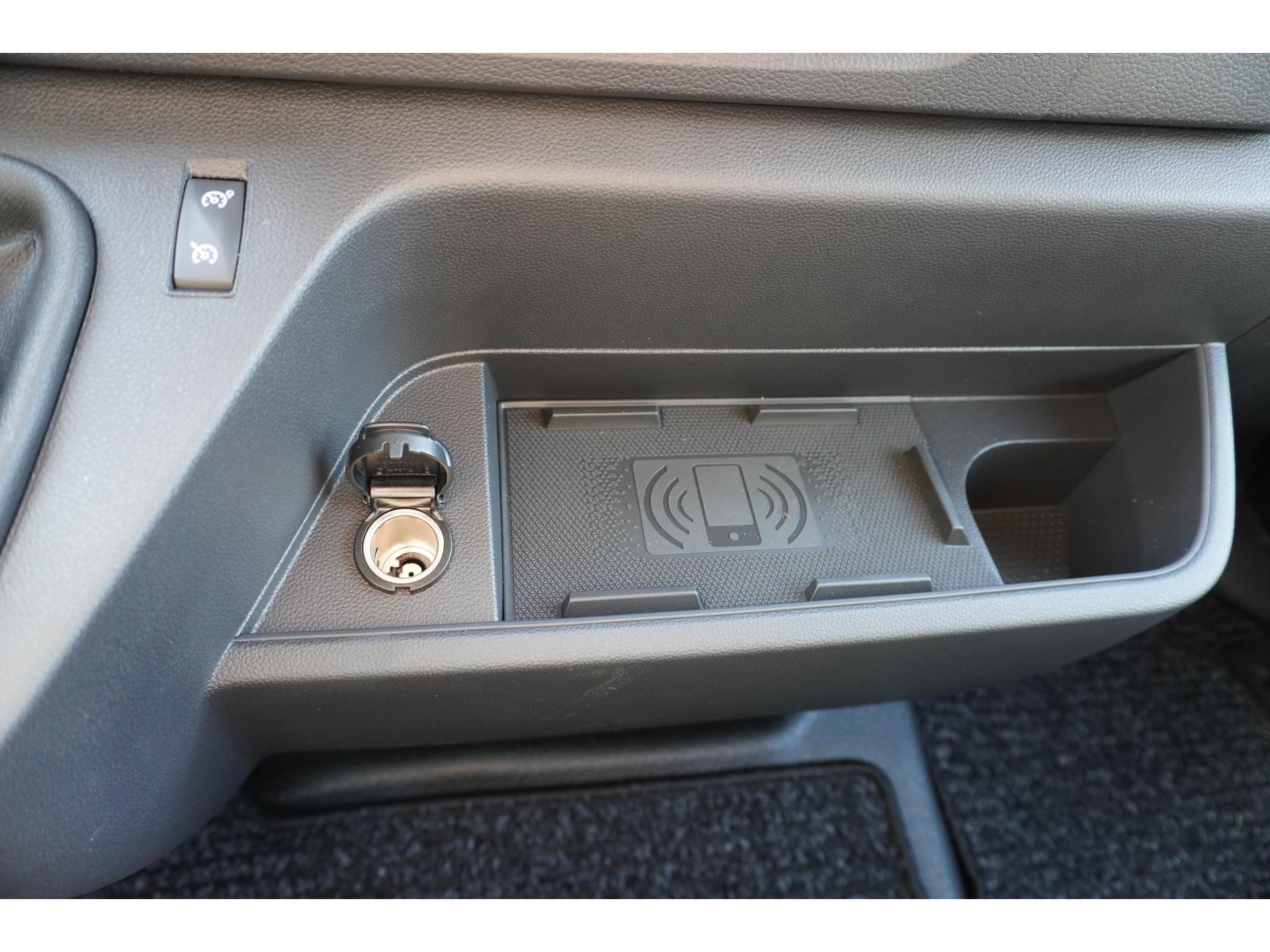 Foto 18 van Renault Master T35 2.3 dCi 165PK L3 Dubbel lucht Energy Chassis cabine