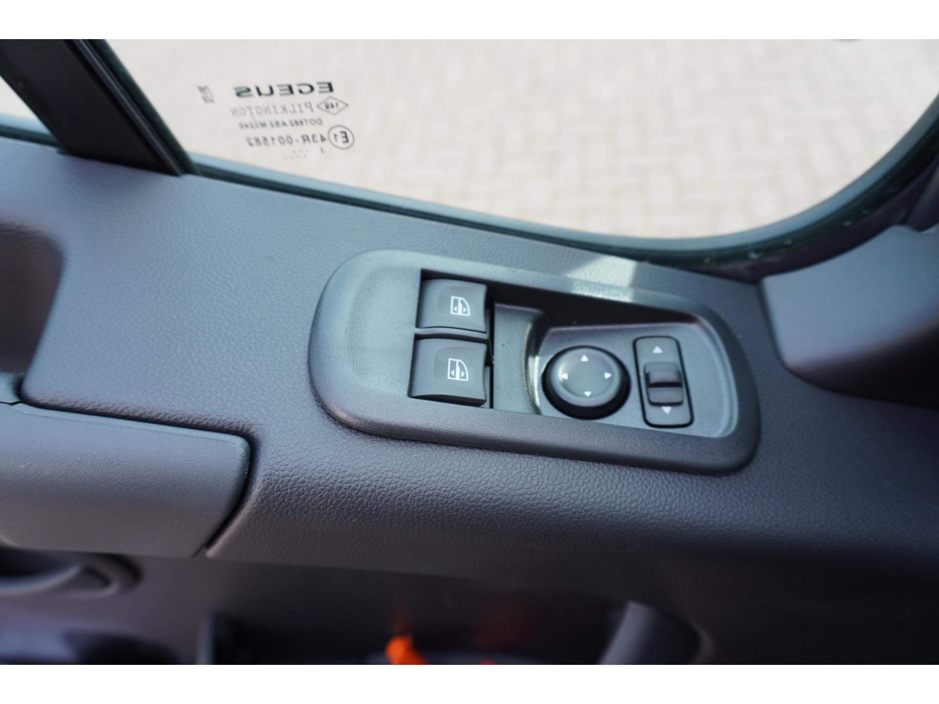 Foto 20 van Renault Master T35 2.3 dCi 165pk L4 DL Energy