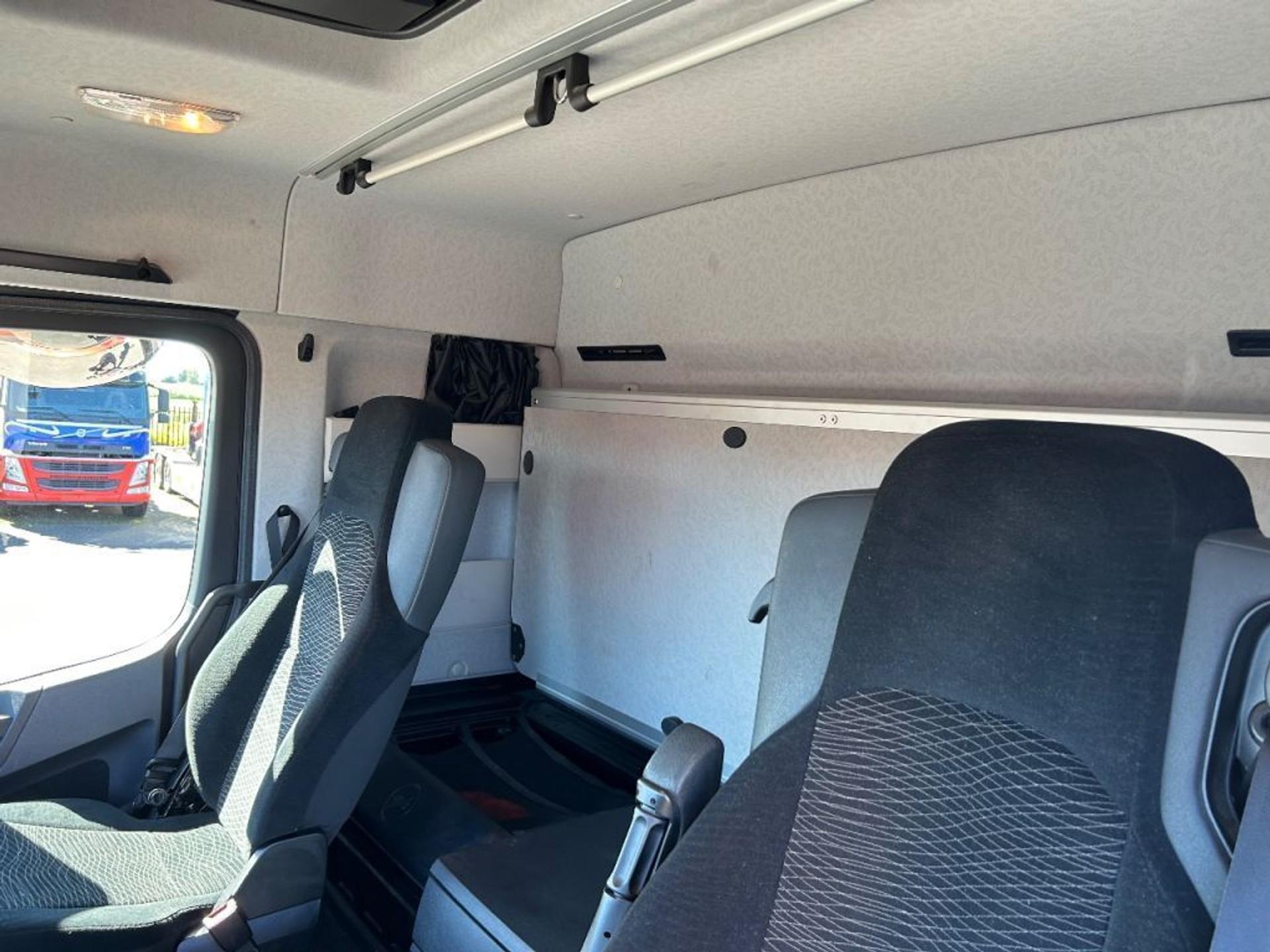 Foto 10 van Mercedes-Benz AROCS 3242 8x4 Euro 6 FASSI F 660 RA.2.26 HE-Dynamic + JIB & Whinch