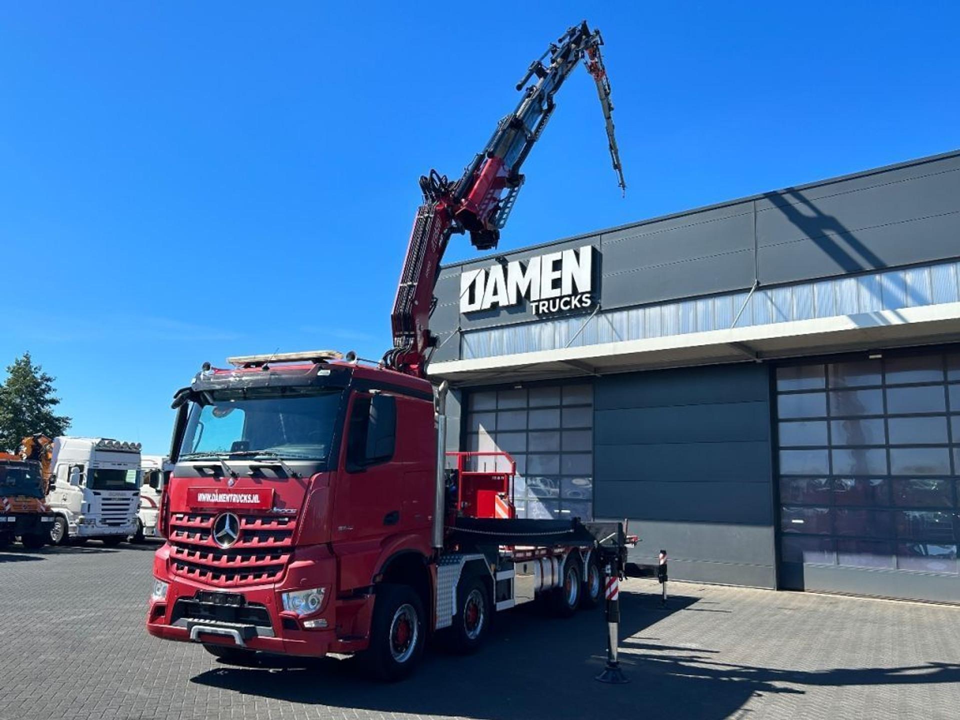 Foto 2 van Mercedes-Benz AROCS 3242 8x4 Euro 6 FASSI F 660 RA.2.26 HE-Dynamic + JIB & Whinch