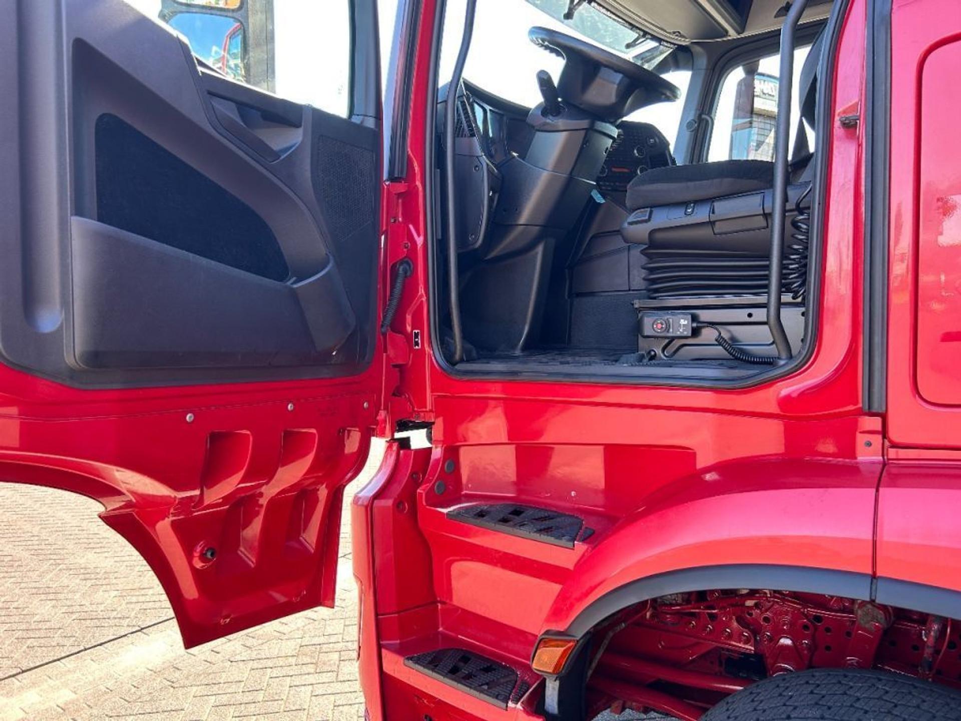 Foto 9 van Mercedes-Benz AROCS 3242 8x4 Euro 6 FASSI F 660 RA.2.26 HE-Dynamic + JIB & Whinch