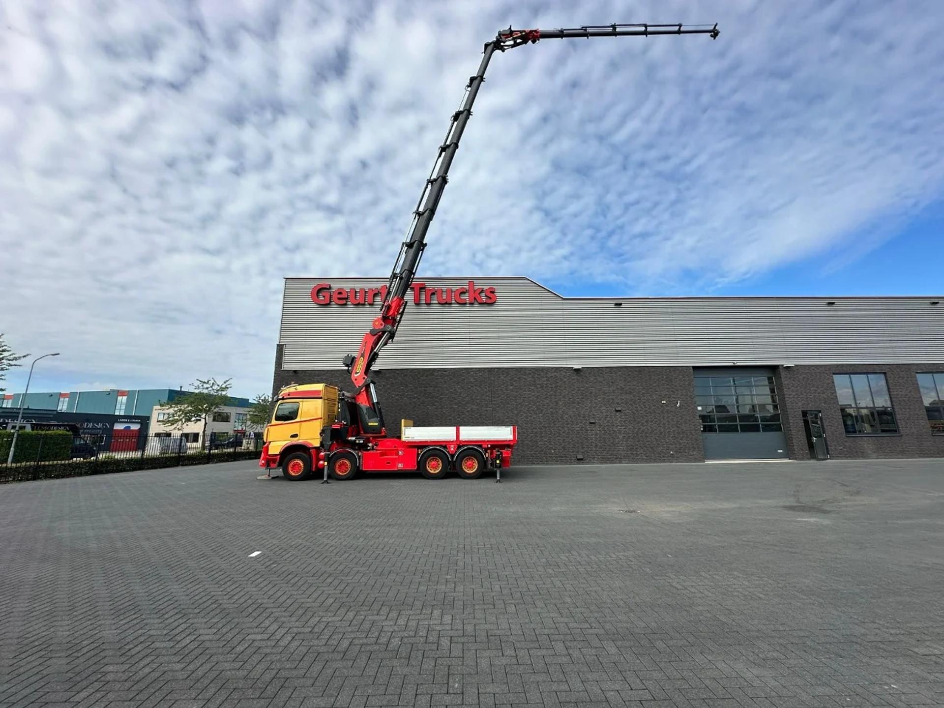 Foto 4 van Mercedes-Benz Arocs 3251 8X4 + PALFINGER PK 135.002 G TEC7 + JIB PJ190 E DPS-C + JIB MFA PJM020 KRAAN/KRAN/CRANE/GRUA