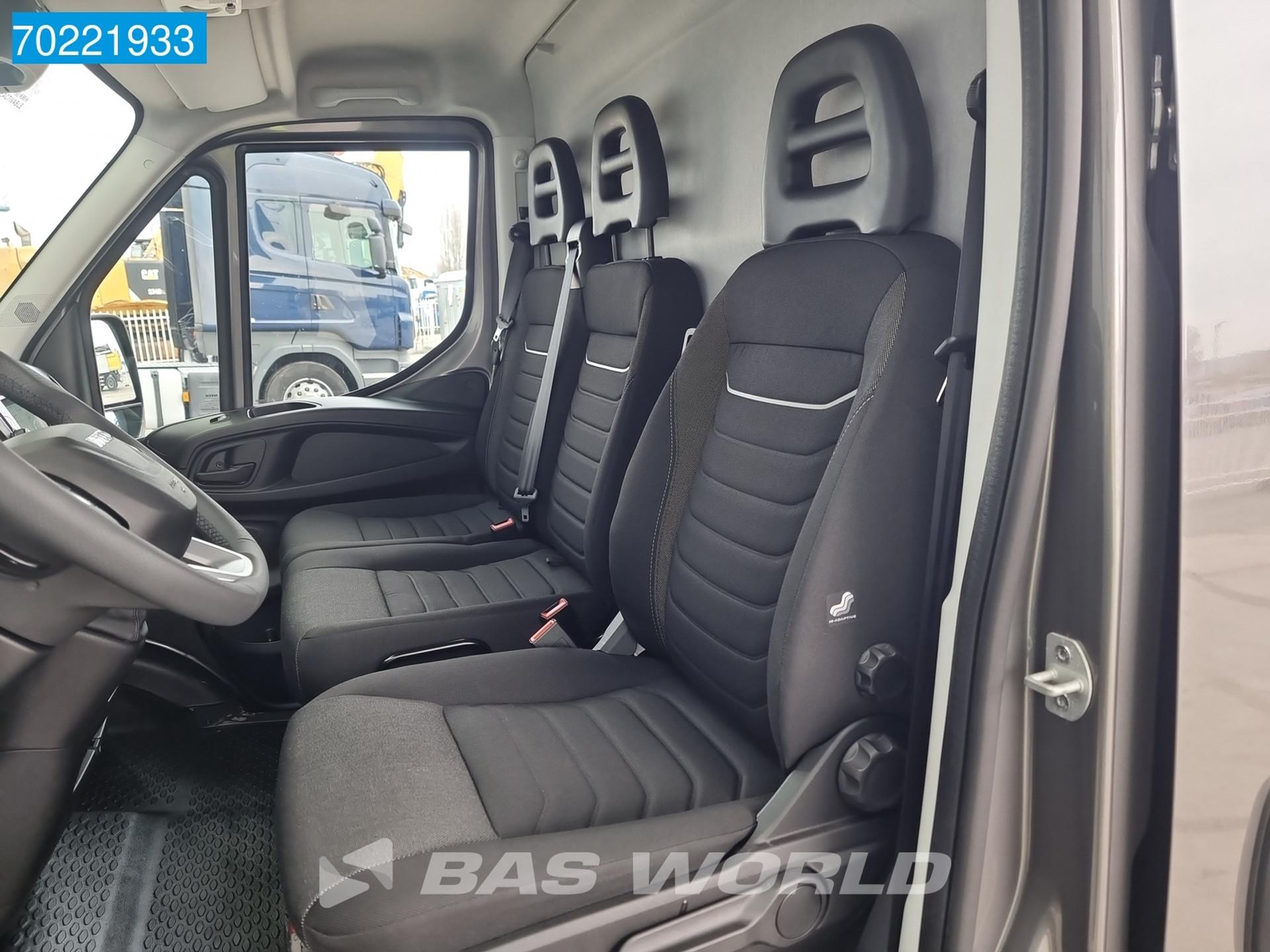 Foto 13 van Iveco 35S18 3.0L Automaat 2x Schuifdeur Navi ACC LED Camera L2H2 12m3 Airco