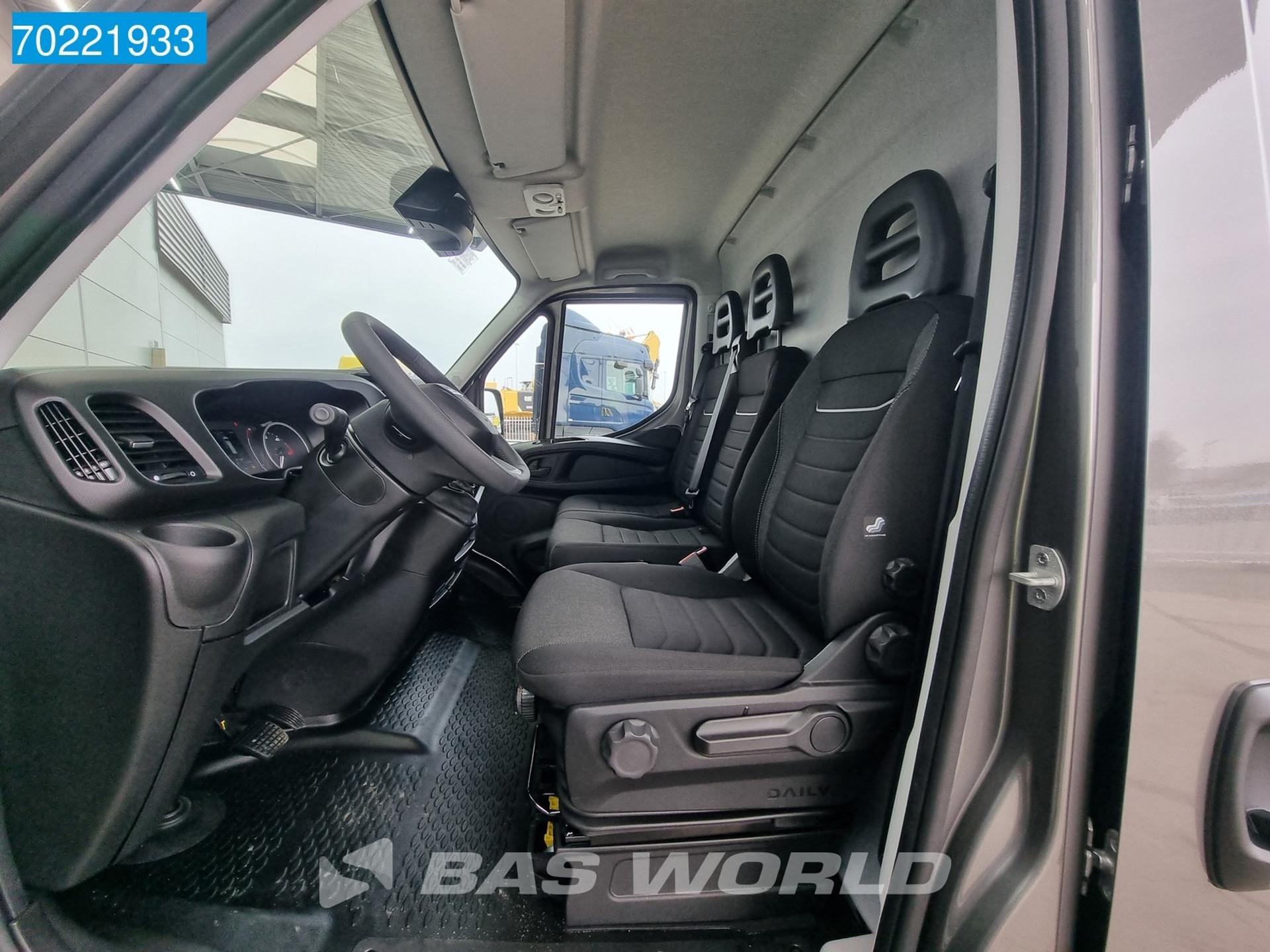 Foto 21 van Iveco 35S18 3.0L Automaat 2x Schuifdeur Navi ACC LED Camera L2H2 12m3 Airco