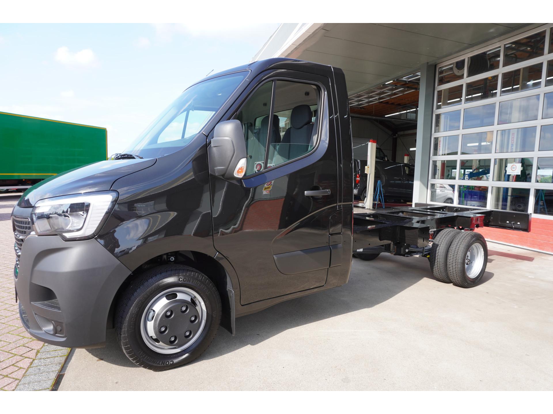 Foto 8 van Renault Master T35 2.3 dCi 165PK L3 Chassis Cabine Dubbellucht