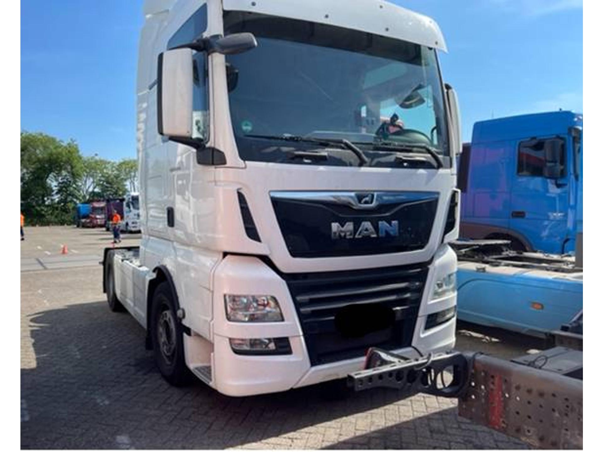 Foto 2 van MAN TGX 18.420 XXL