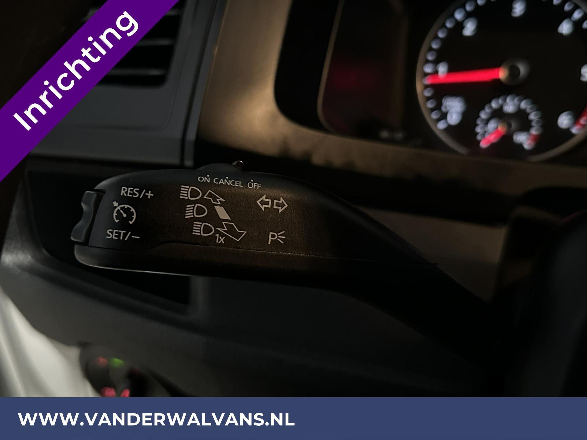 Foto 8 van Volkswagen 2.0 TDI L1H1 inrichting Euro6 Airco | Imperiaal | Trekhaak | Navigatie | Apple Carplay