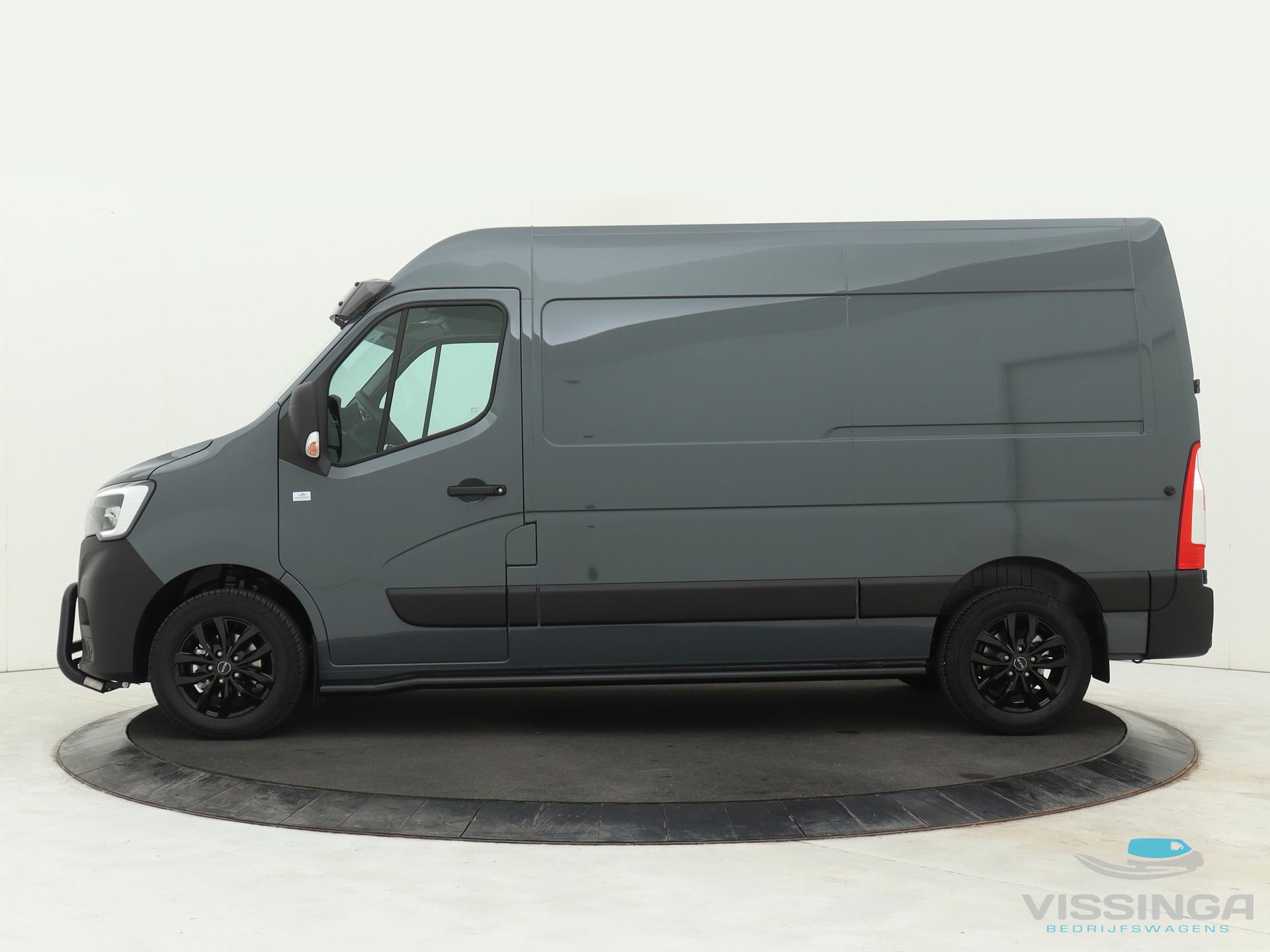 Foto 4 van Renault Master T35 2.3 dCi L2H2 180 pk G+Edition