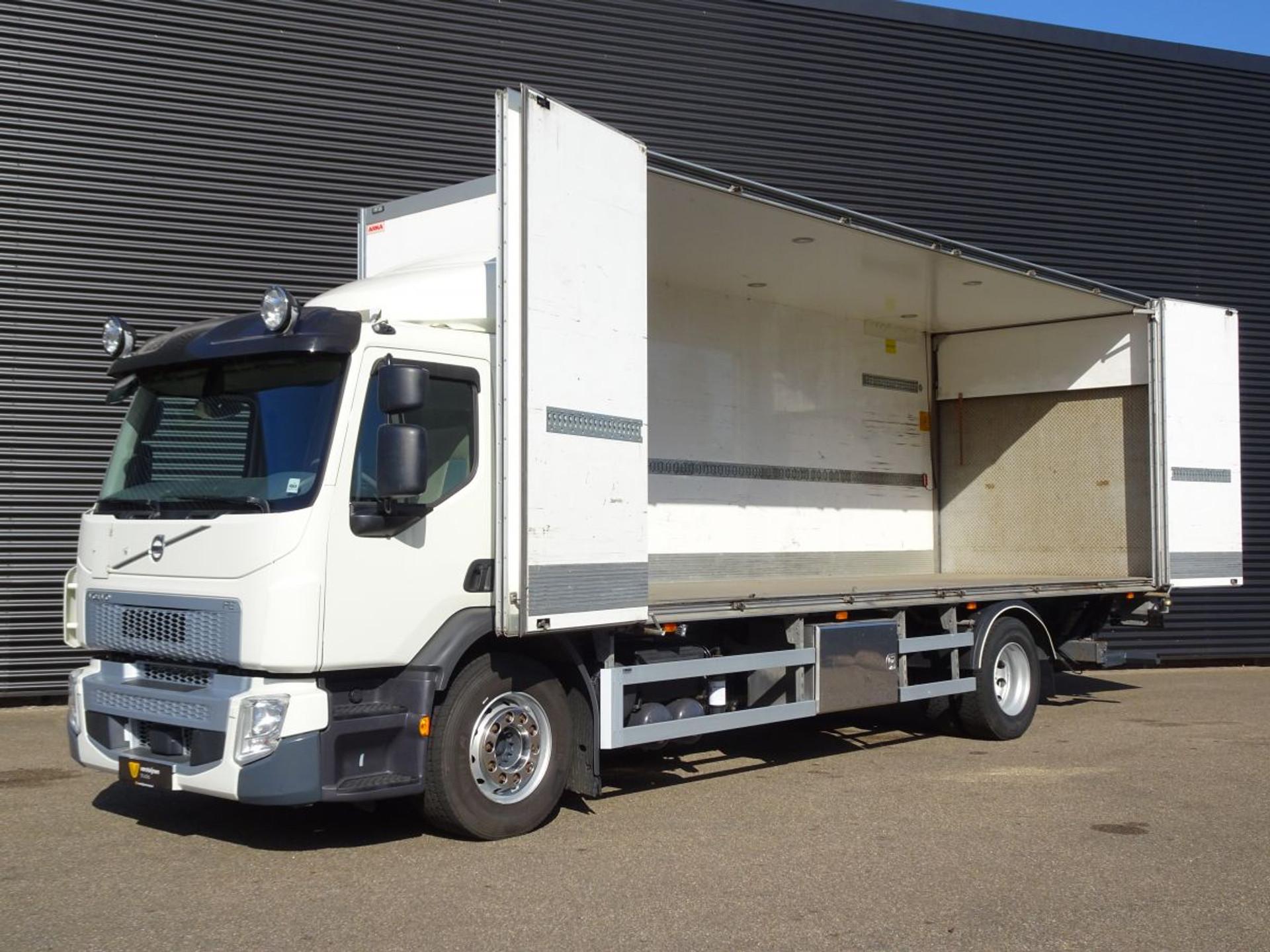 Foto 1 van Volvo FE 320 EURO 6 / BOX - SIDE DOORS / ISOLATED / LIFT