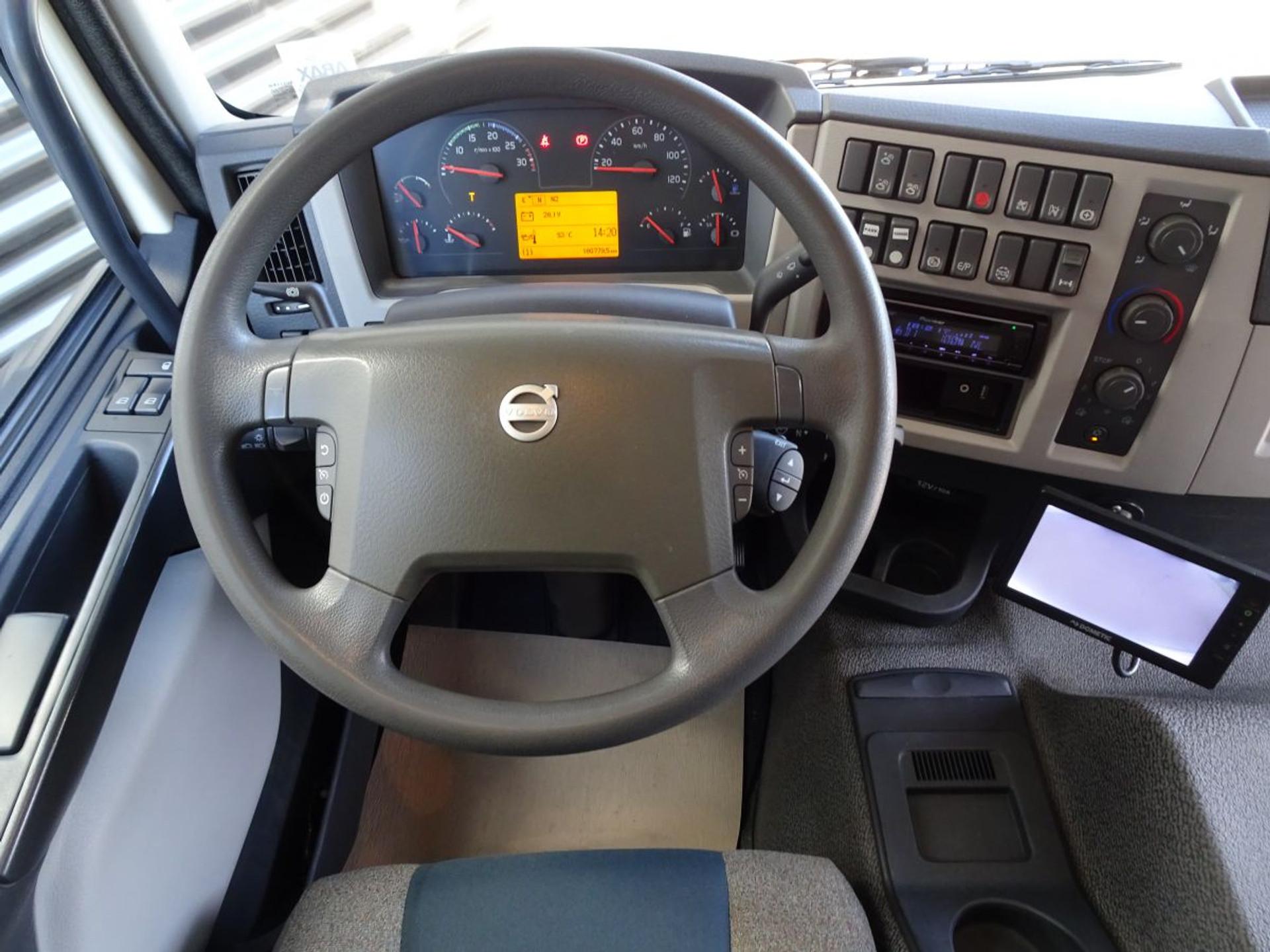 Foto 11 van Volvo FE 320 EURO 6 / BOX - SIDE DOORS / ISOLATED / LIFT