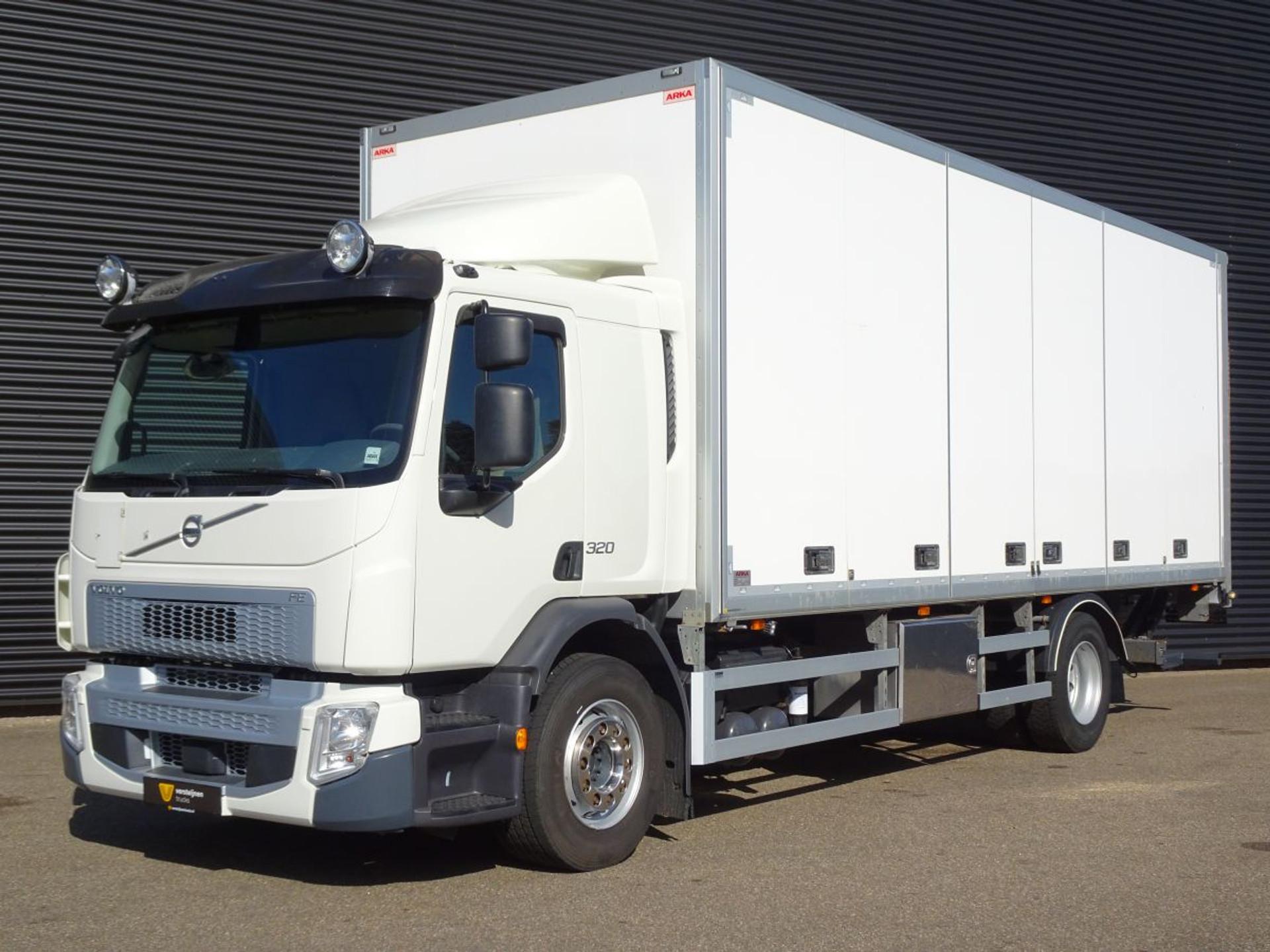 Foto 2 van Volvo FE 320 EURO 6 / BOX - SIDE DOORS / ISOLATED / LIFT