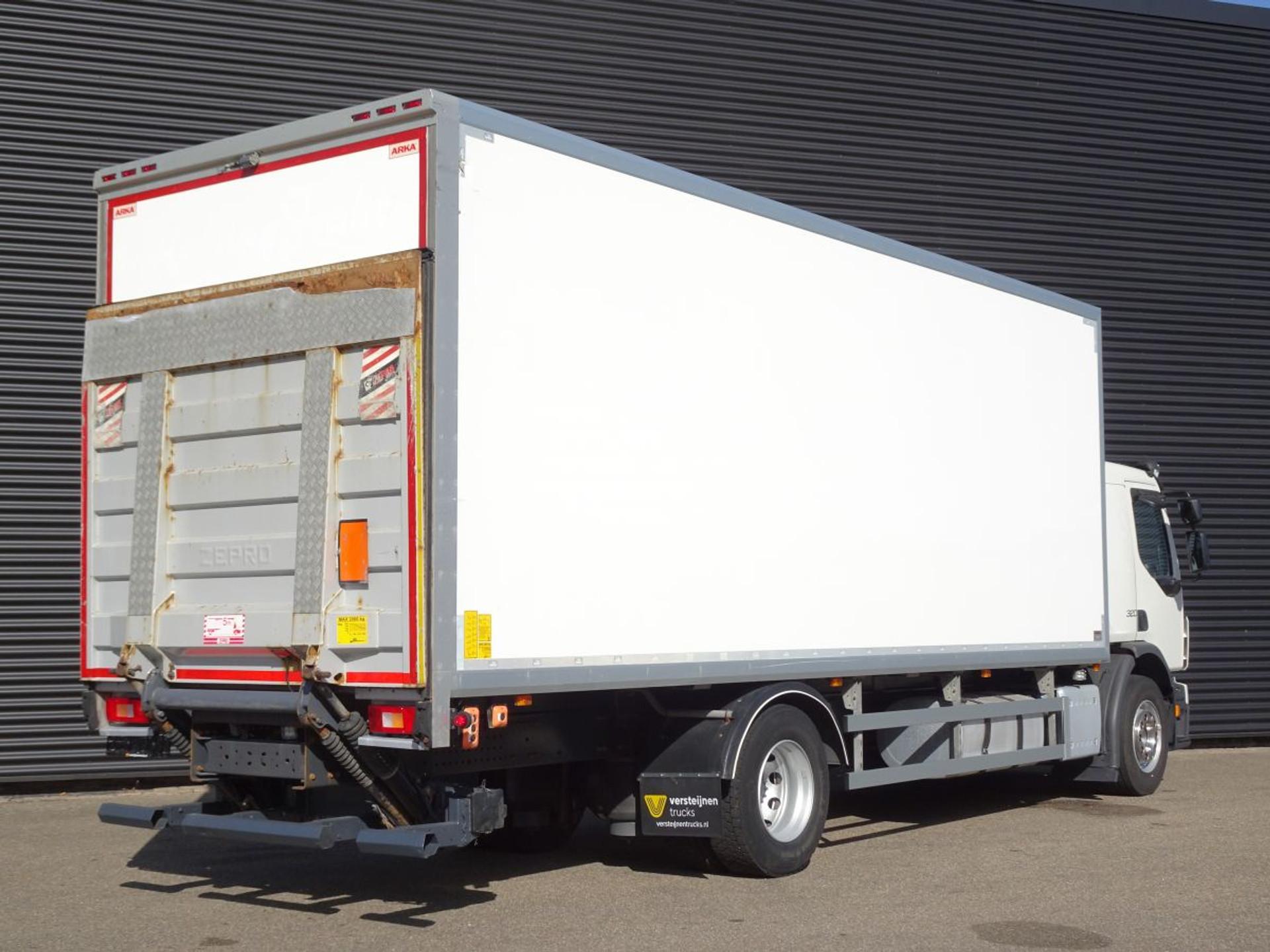 Foto 4 van Volvo FE 320 EURO 6 / BOX - SIDE DOORS / ISOLATED / LIFT