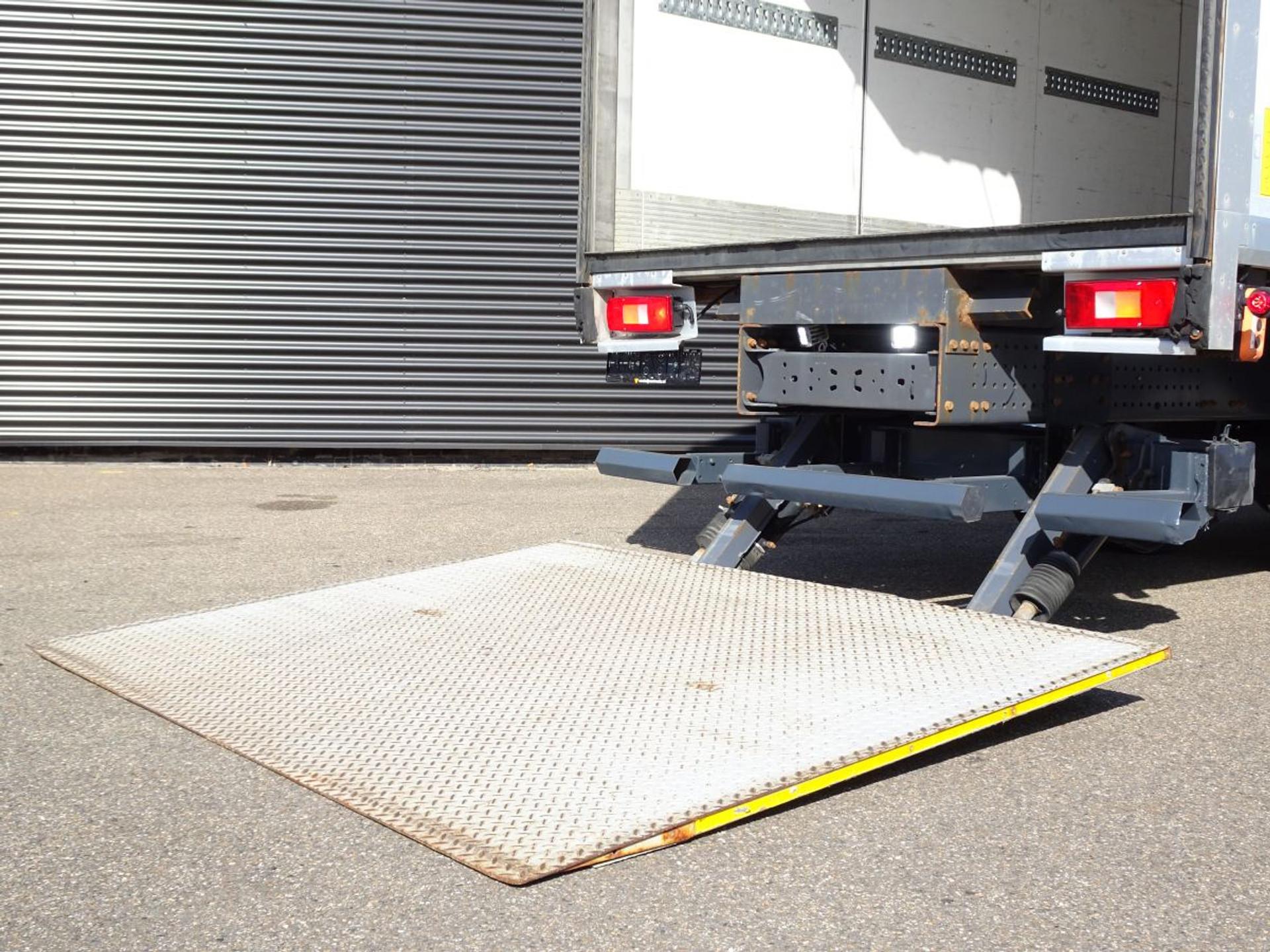 Foto 6 van Volvo FE 320 EURO 6 / BOX - SIDE DOORS / ISOLATED / LIFT