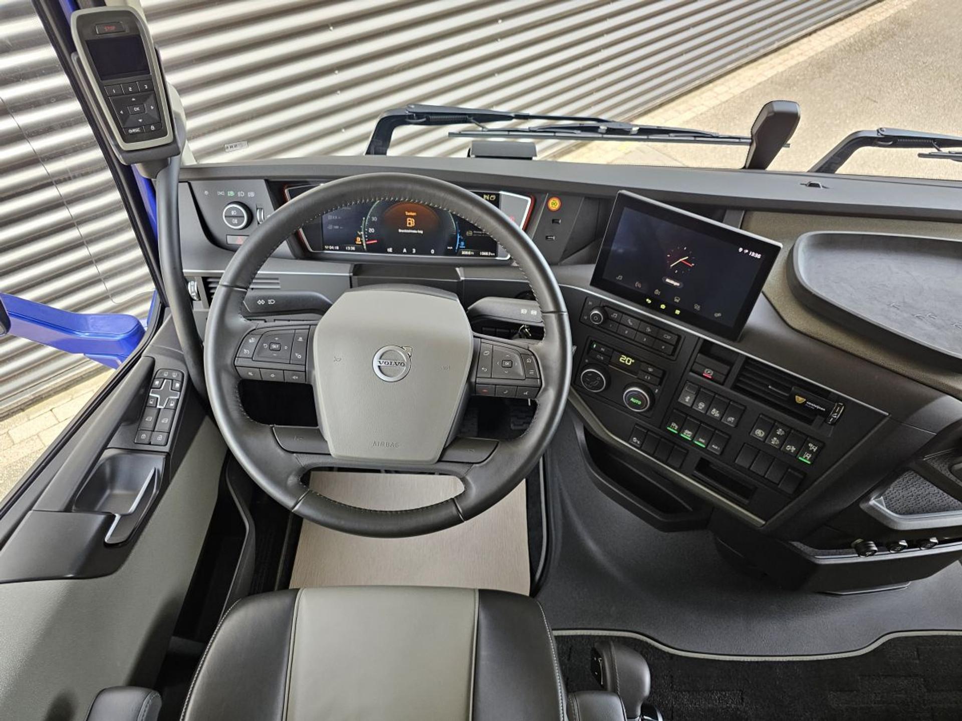 Foto 13 van Volvo FH 460 GLOBE XL / I PARC-COOL / DYNAMIC STEERING