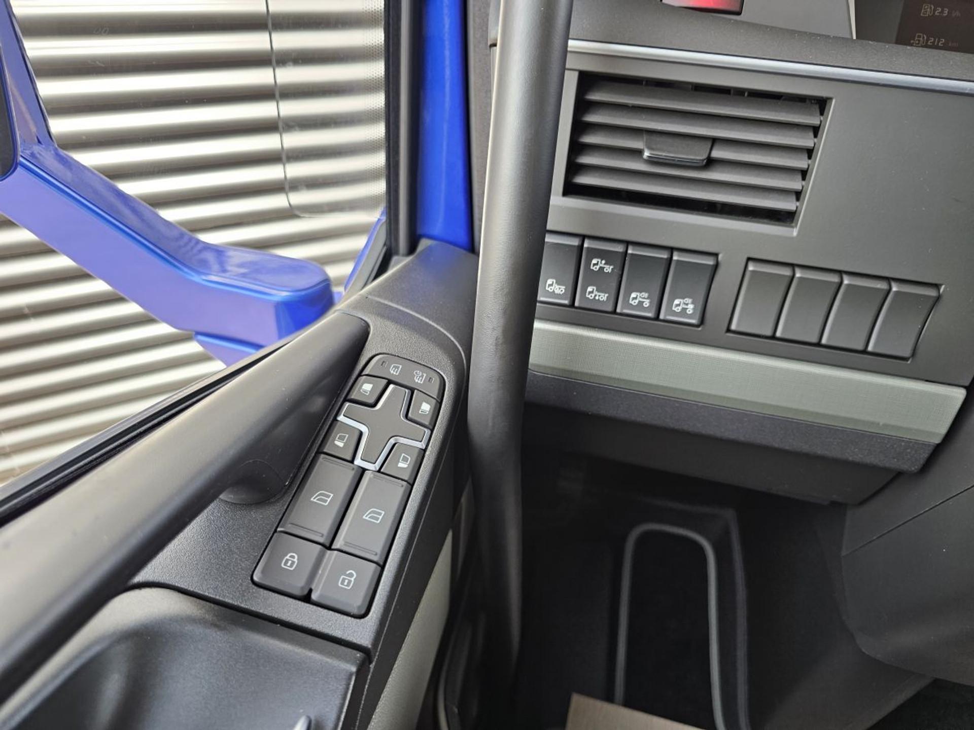 Foto 17 van Volvo FH 460 GLOBE XL / I PARC-COOL / DYNAMIC STEERING