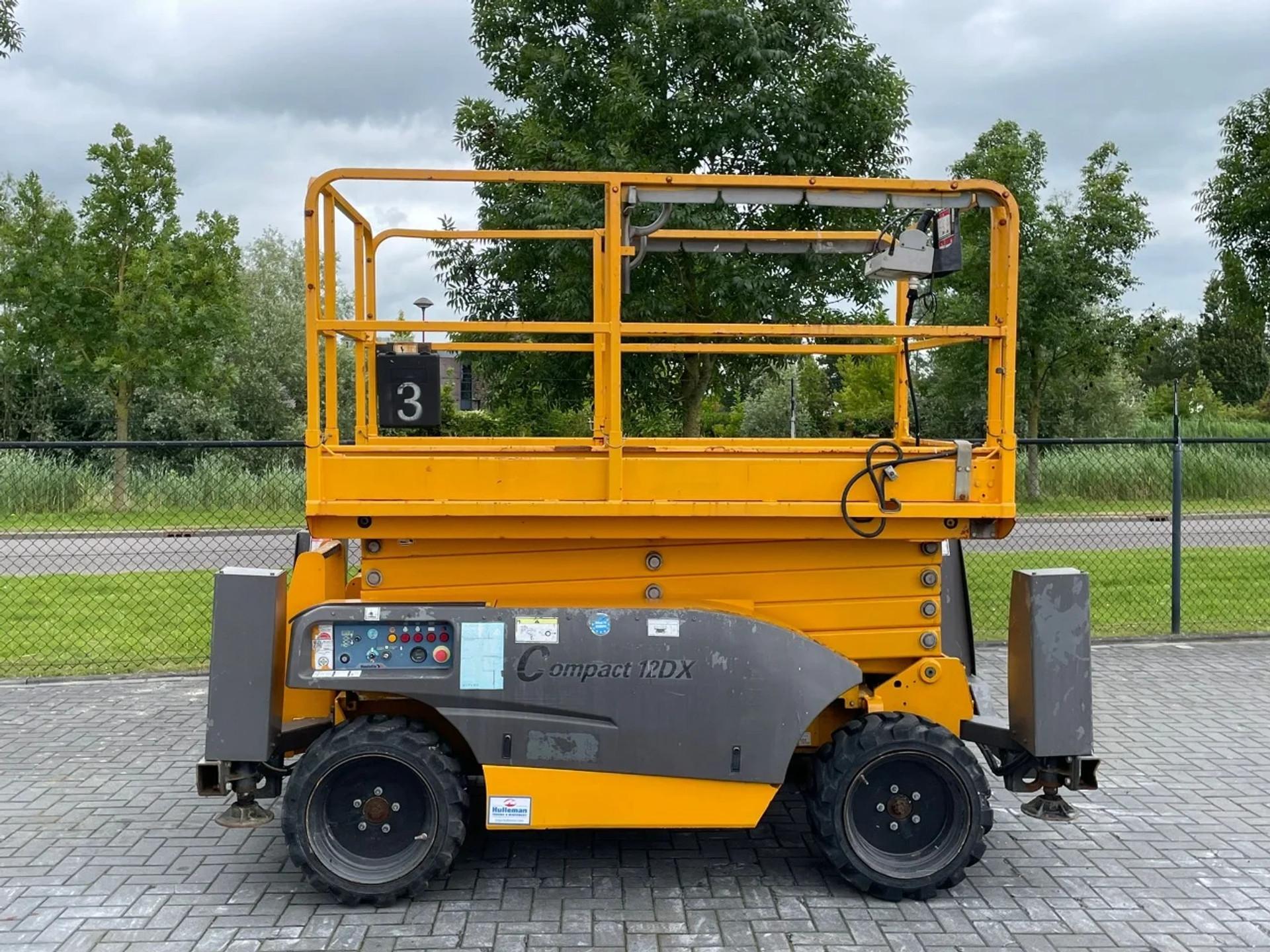 Foto 1 van Haulotte COMPACT  12 DX | 12M | 450 KG | 4X4