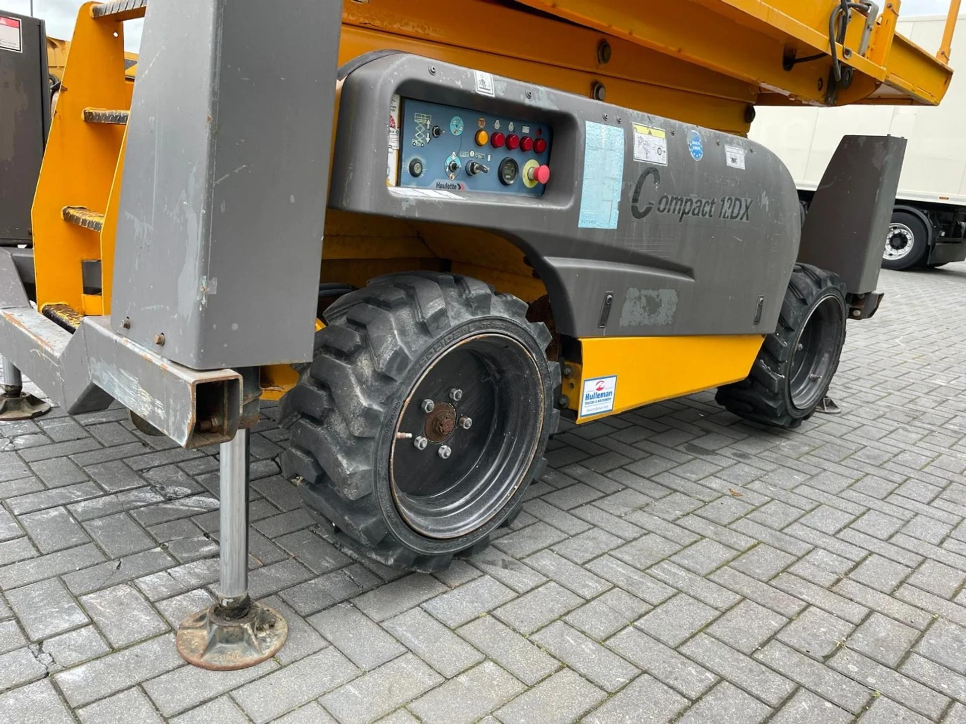 Foto 10 van Haulotte COMPACT  12 DX | 12M | 450 KG | 4X4