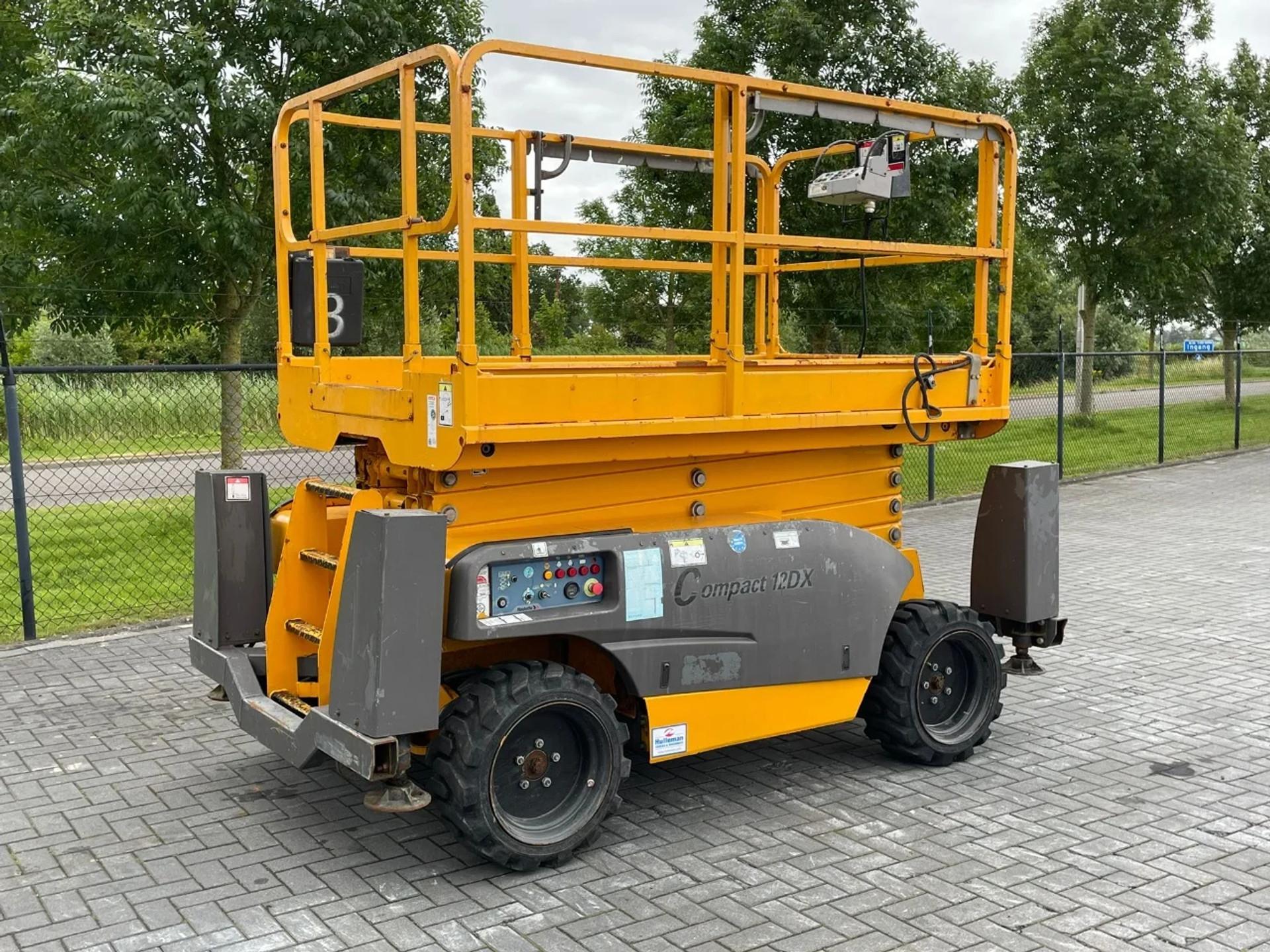 Foto 8 van Haulotte COMPACT  12 DX | 12M | 450 KG | 4X4