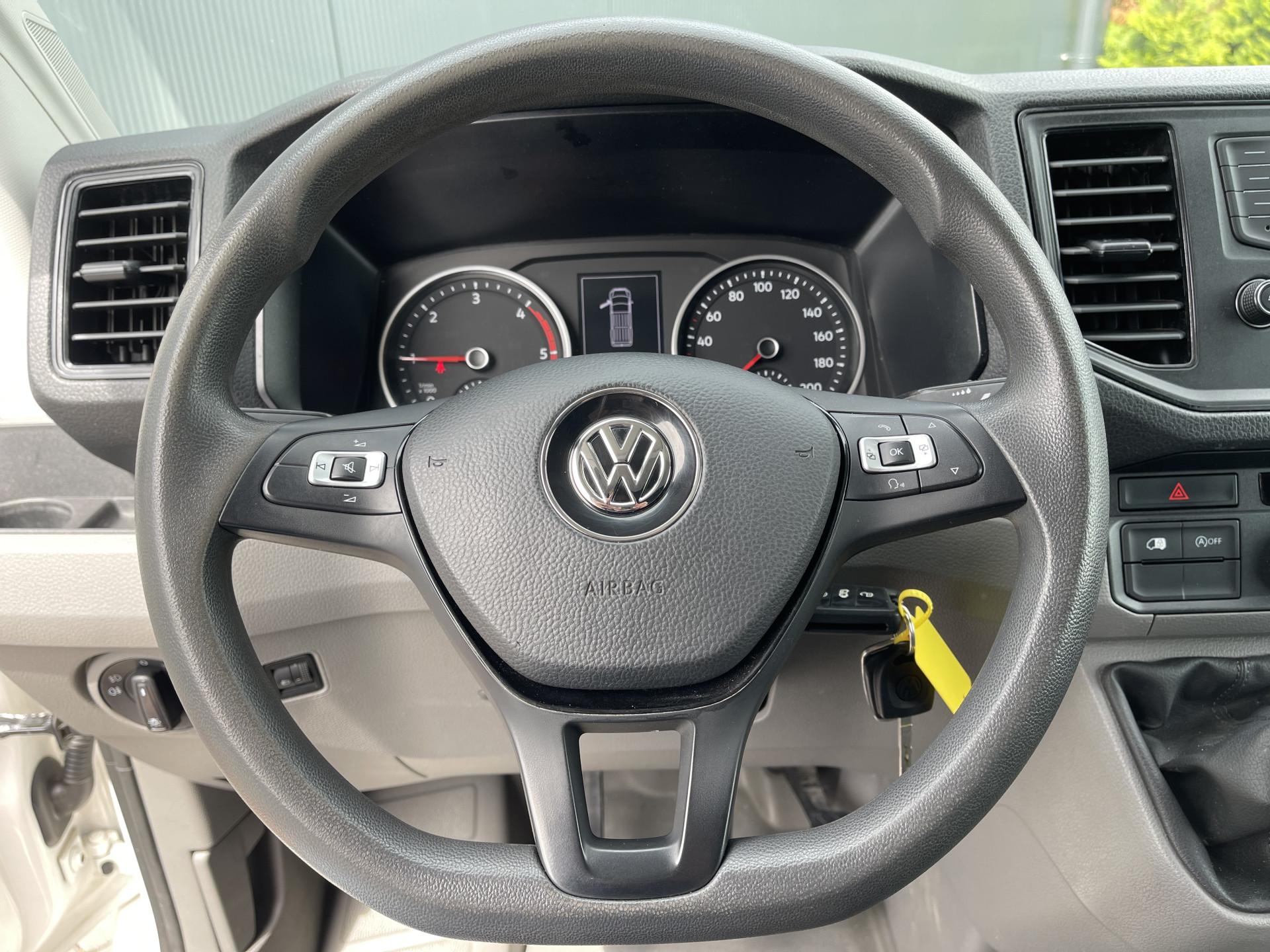 Foto 10 van Volkswagen 2.0 TDI 177 PK / L3H2 / AIRCO / BIJRIJDERSBANK / STANDKACHEL / TREKHAAK