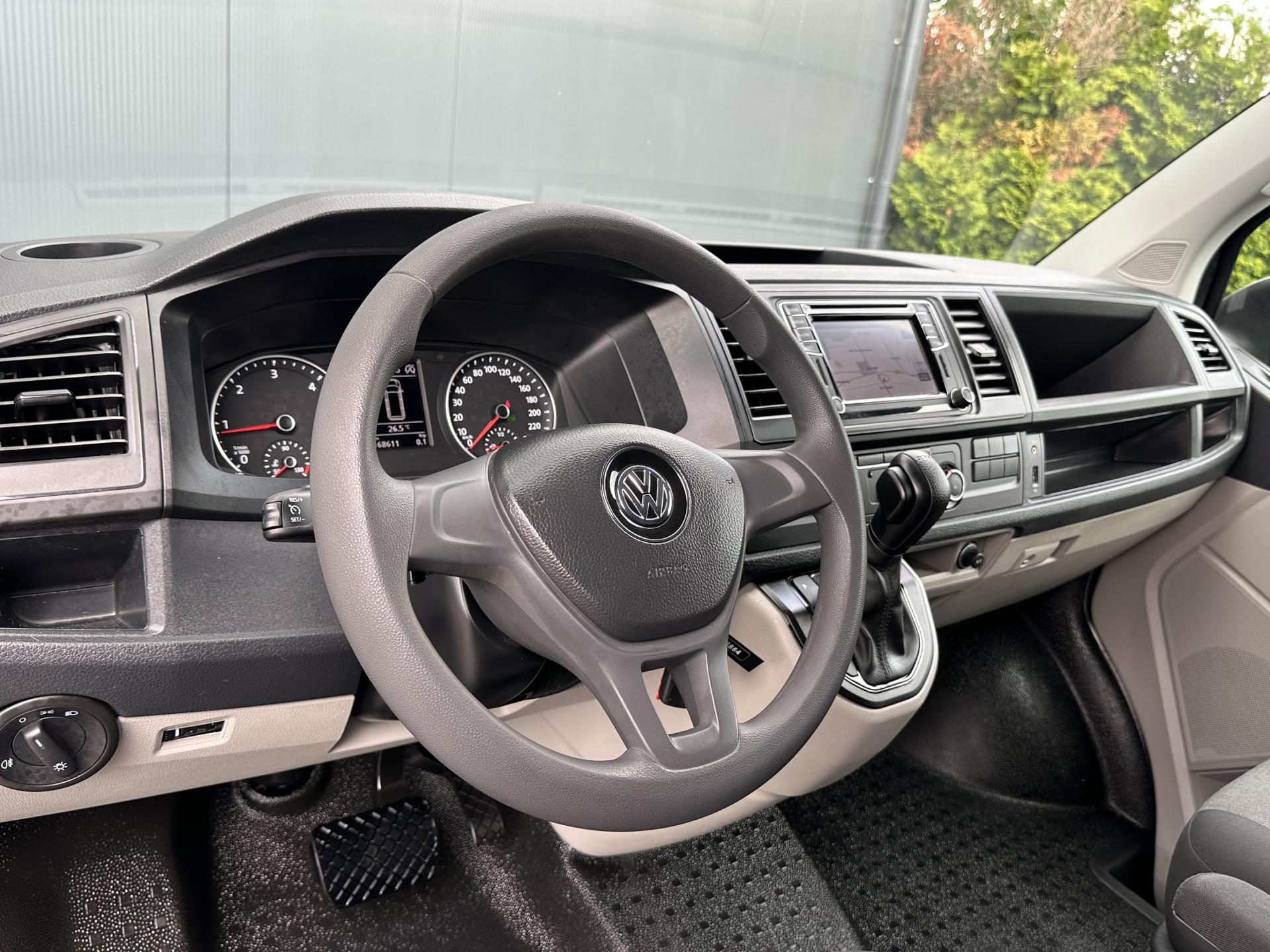 Foto 6 van Volkswagen 2.0 TDI 150 PK DSG AUTOMAAT / L2H1 / 1e EIG. / NAVI / AIRCO / CRUISE / STOELVERW. / APPLE CARPLAY / PDC