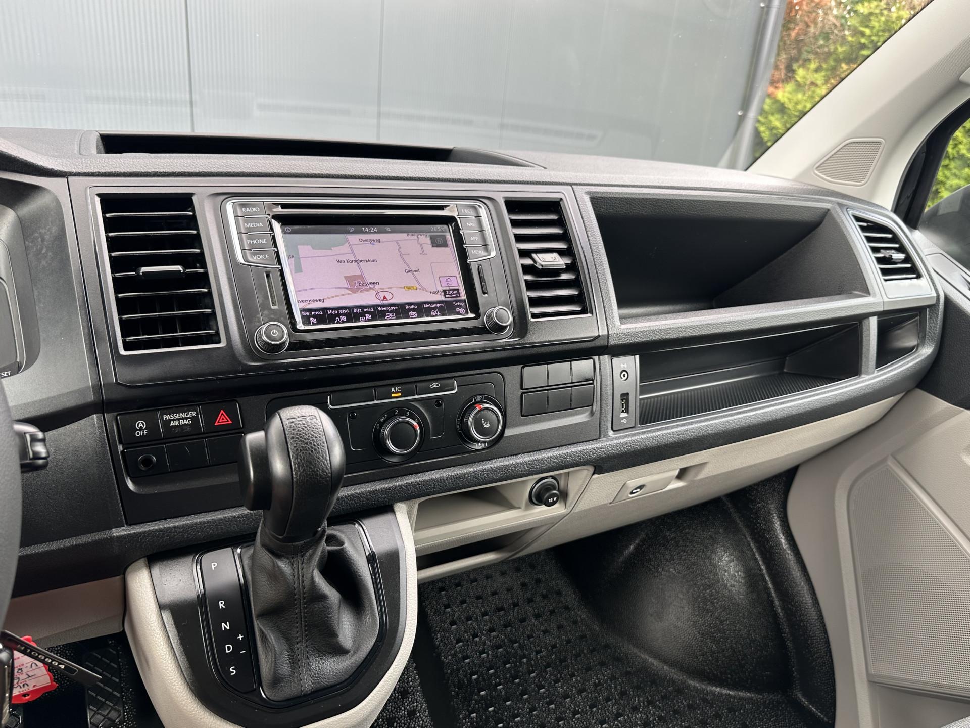 Foto 9 van Volkswagen 2.0 TDI 150 PK DSG AUTOMAAT / L2H1 / 1e EIG. / NAVI / AIRCO / CRUISE / STOELVERW. / APPLE CARPLAY / PDC