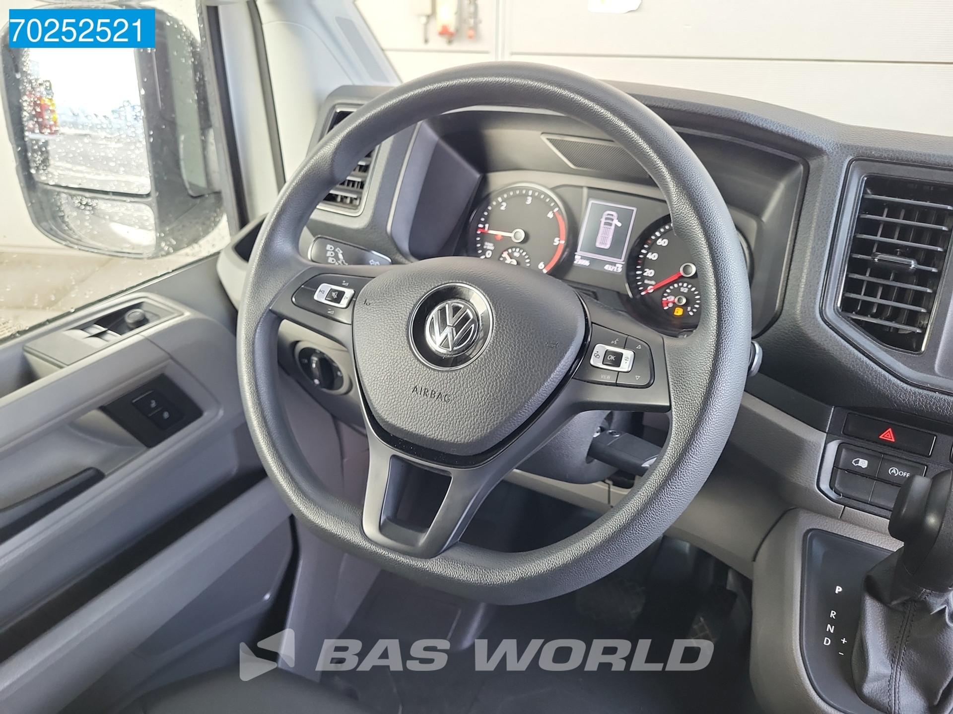 Foto 18 van Volkswagen 140pk Automaat L3H3 Airco Camera CarPlay Parkeersensoren v+a L2H2 11m3 Airco Trekhaak