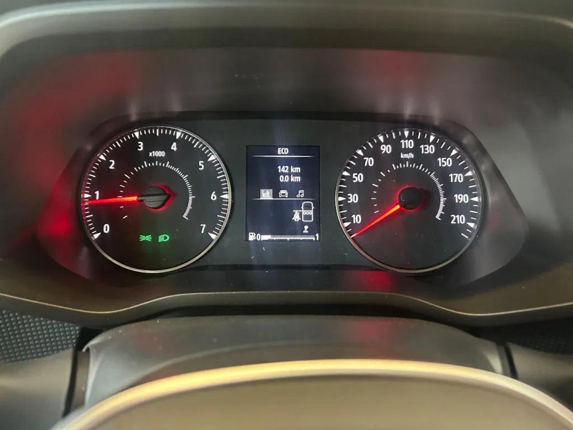 Foto 15 van Renault 2.0DCI 130 L2H1 Dubbelcabine Airco Cruisecontrol Nieuw