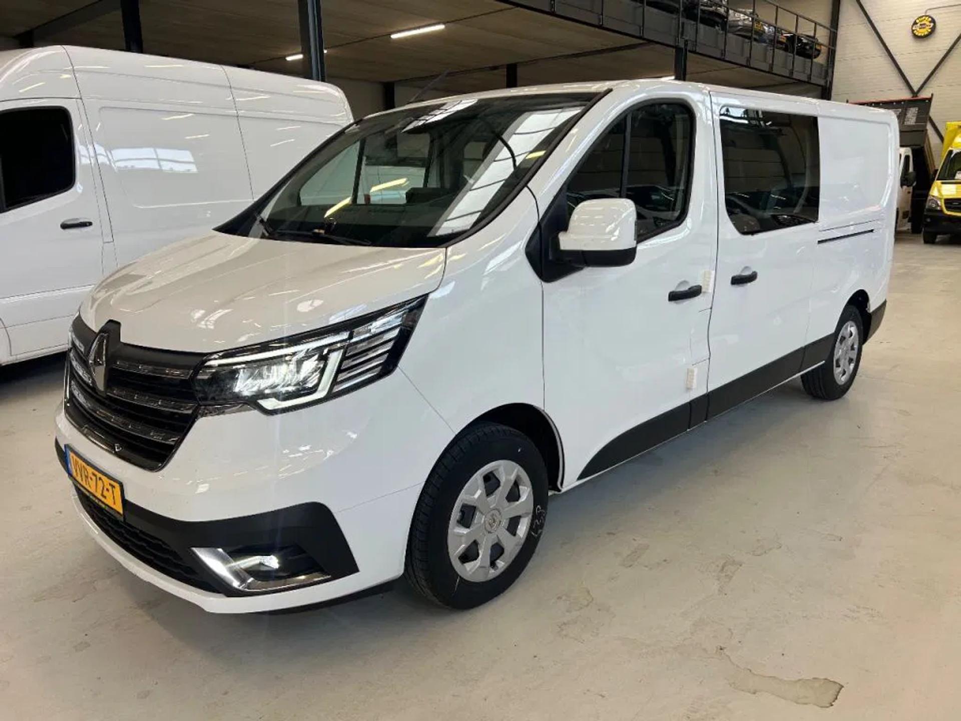 Foto 2 van Renault 2.0DCI 130 L2H1 Dubbelcabine Airco Cruisecontrol Nieuw