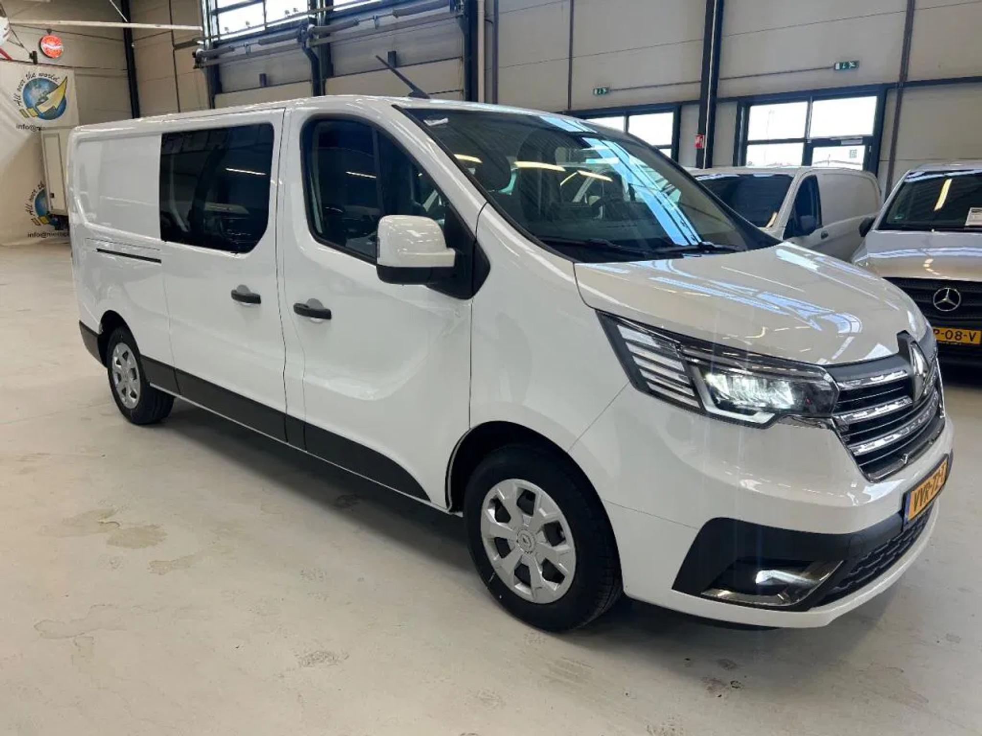 Foto 3 van Renault 2.0DCI 130 L2H1 Dubbelcabine Airco Cruisecontrol Nieuw