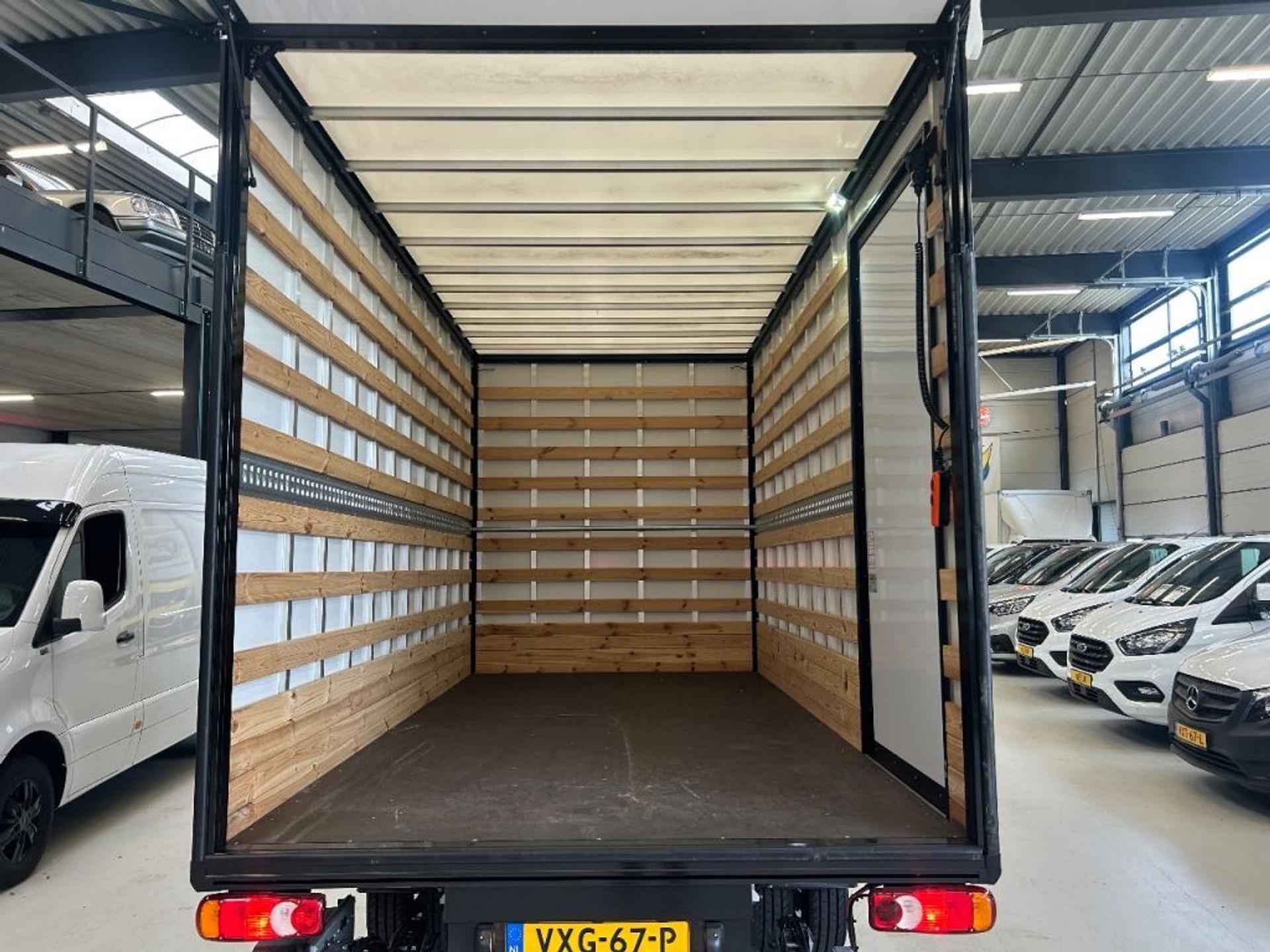 Foto 8 van Renault Master T35 2.3DCI 165PK Bakwagen Laadklep Zijdeur Airco Navi Cruisecontrol Nieuw