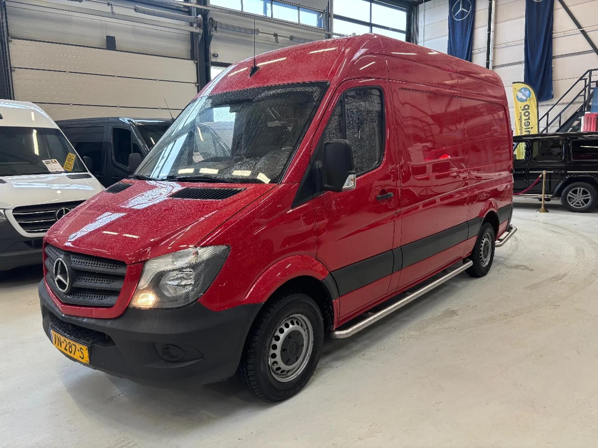 Foto 2 van Mercedes-Benz 210CDI L2H2 270 Graden Deuren 146.700KM