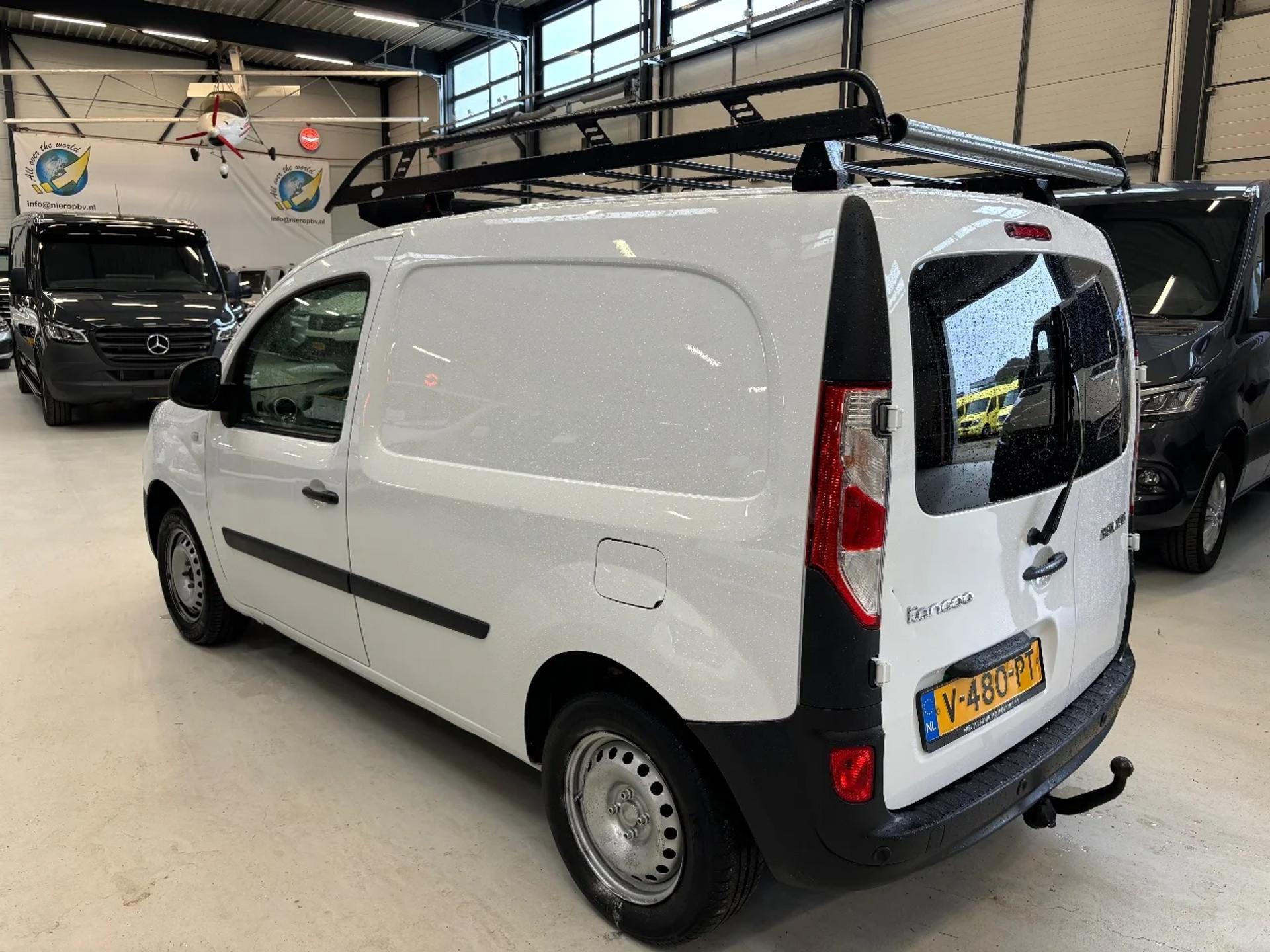 Foto 5 van Renault 1.5DCI Airco Cruisecontrol Trekhaak EURO 6