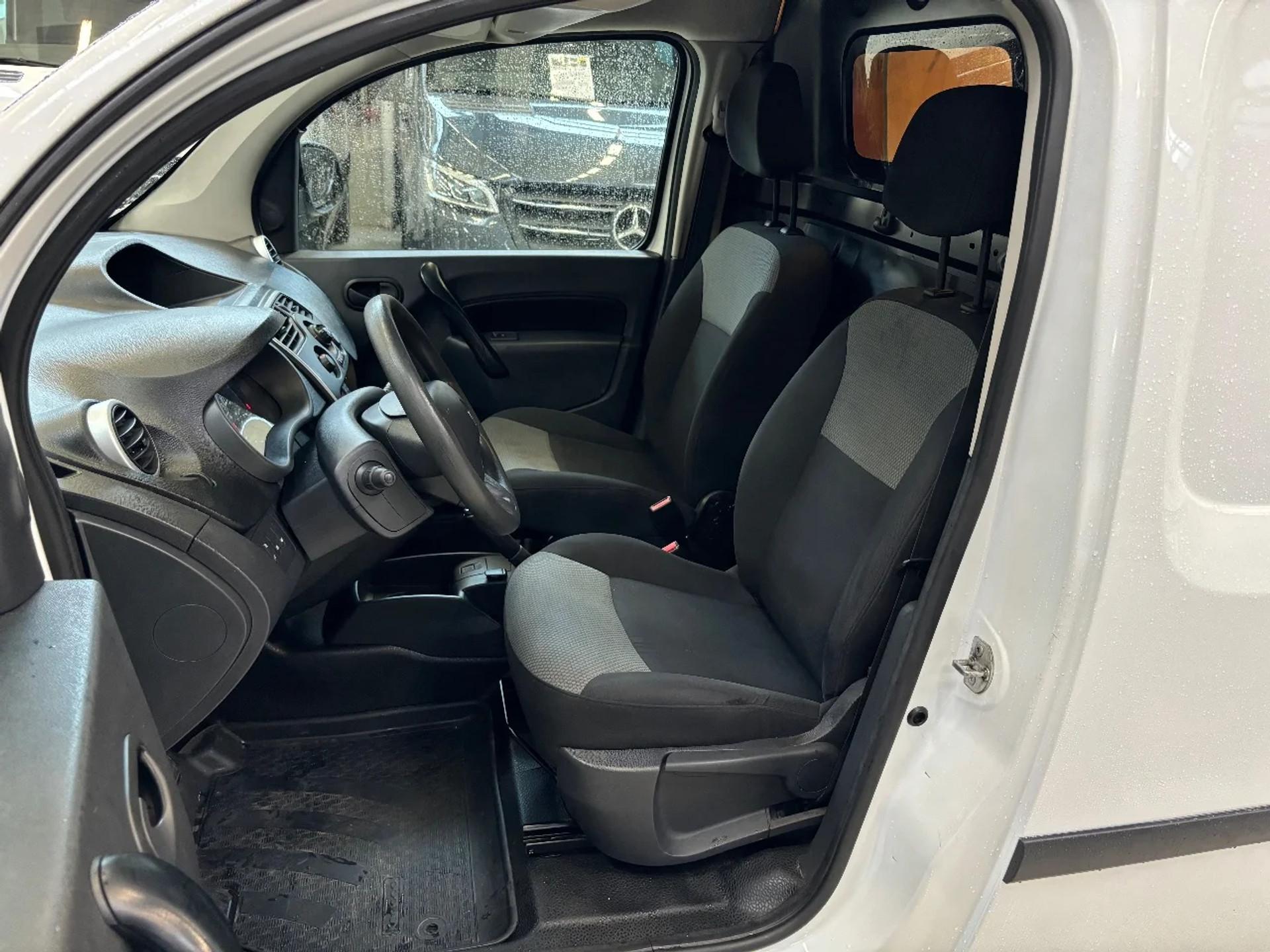 Foto 9 van Renault 1.5DCI Airco Cruisecontrol Trekhaak EURO 6