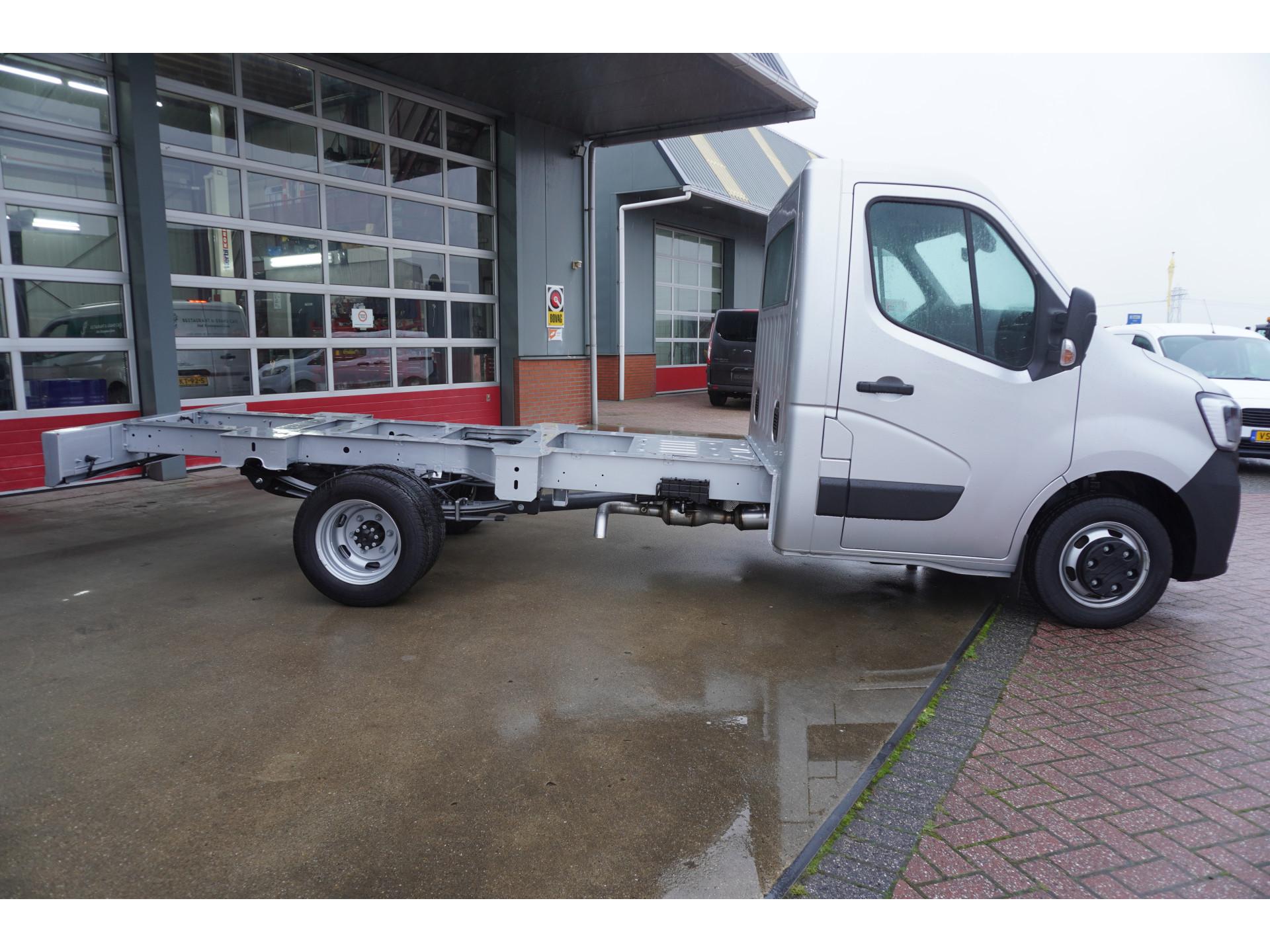 Foto 3 van Renault Master Chassis Cabine T35 2.3dCi 165PK L3 Dubbel Lucht Energy (Nr. V204)