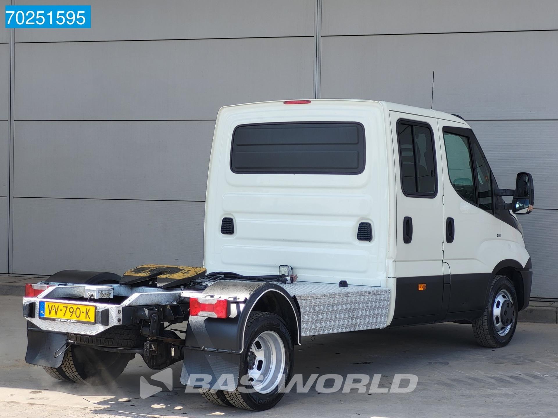 Foto 5 van Iveco 40C17 3.0L Automaat BE Trekker 10T 8000kg trekgewicht Combi Combinatie Sattelzugmaschine Airco Dubbel cabine Cruise control