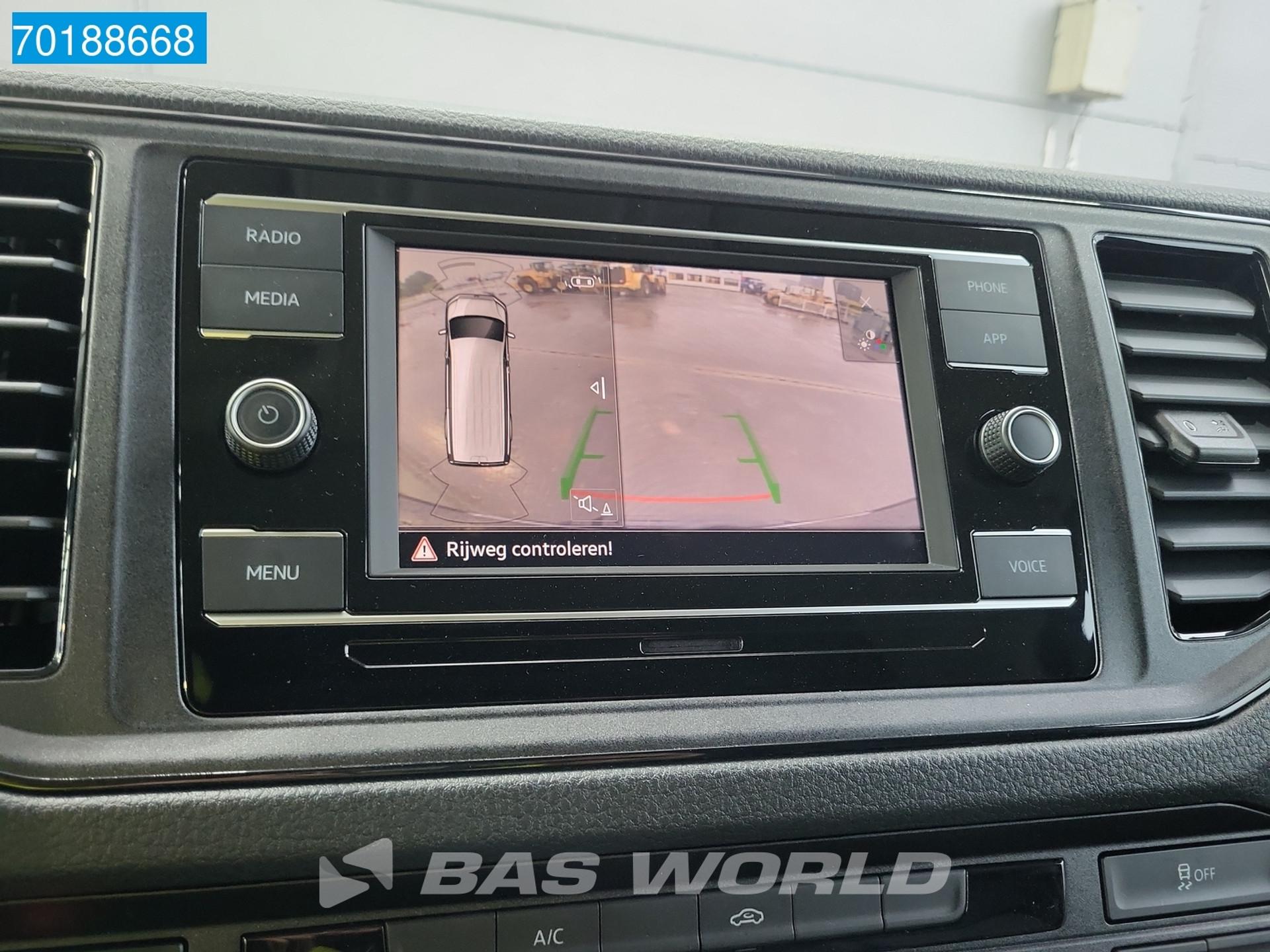 Foto 10 van Volkswagen 140pk Automaat L3H2 LED Camera CarPlay Airco Cruise L2H1 9m3 Airco Cruise control