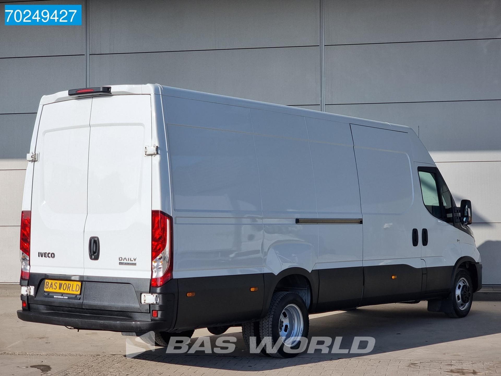 Foto 5 van Iveco 35C16 Automaat L3H2 Airco Dubbellucht 3500kg trekgewicht Euro6 Lang L4H2 16m3 Airco