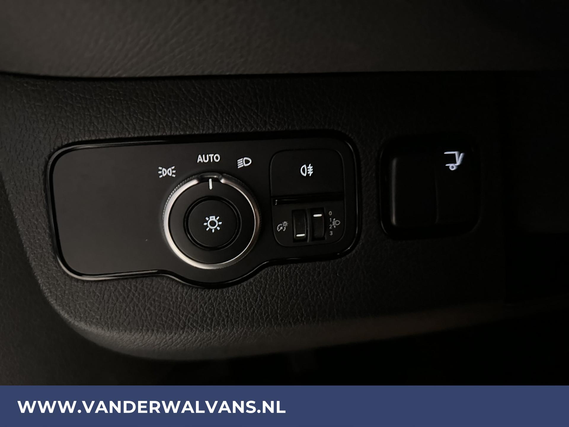 Foto 18 van Mercedes-Benz Sprinter 316 CDI 163pk Bakwagen + Laadklep Euro6 Airco | Camera | Apple Carplay