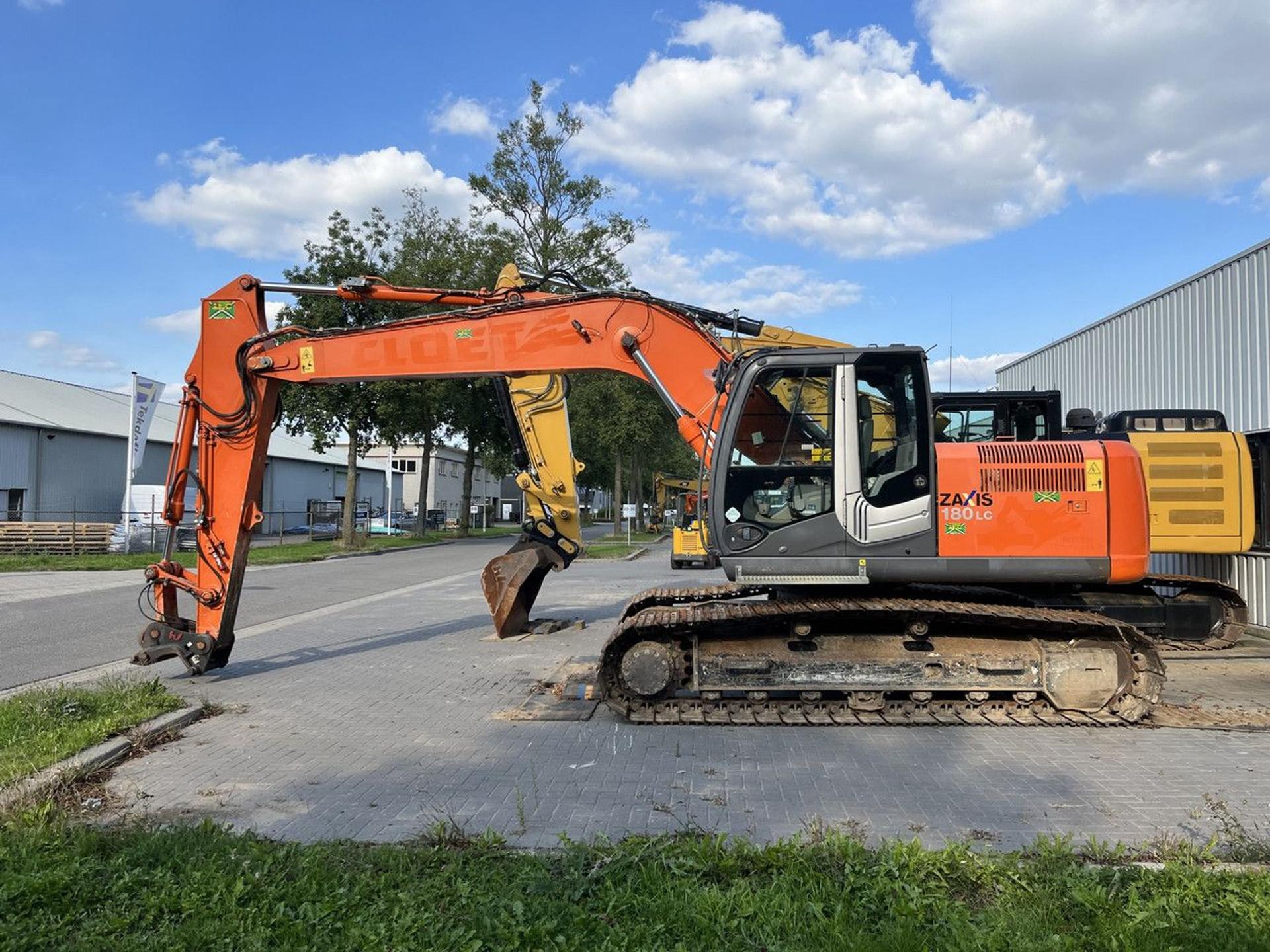 Foto 1 van Hitachi zx 180 lc