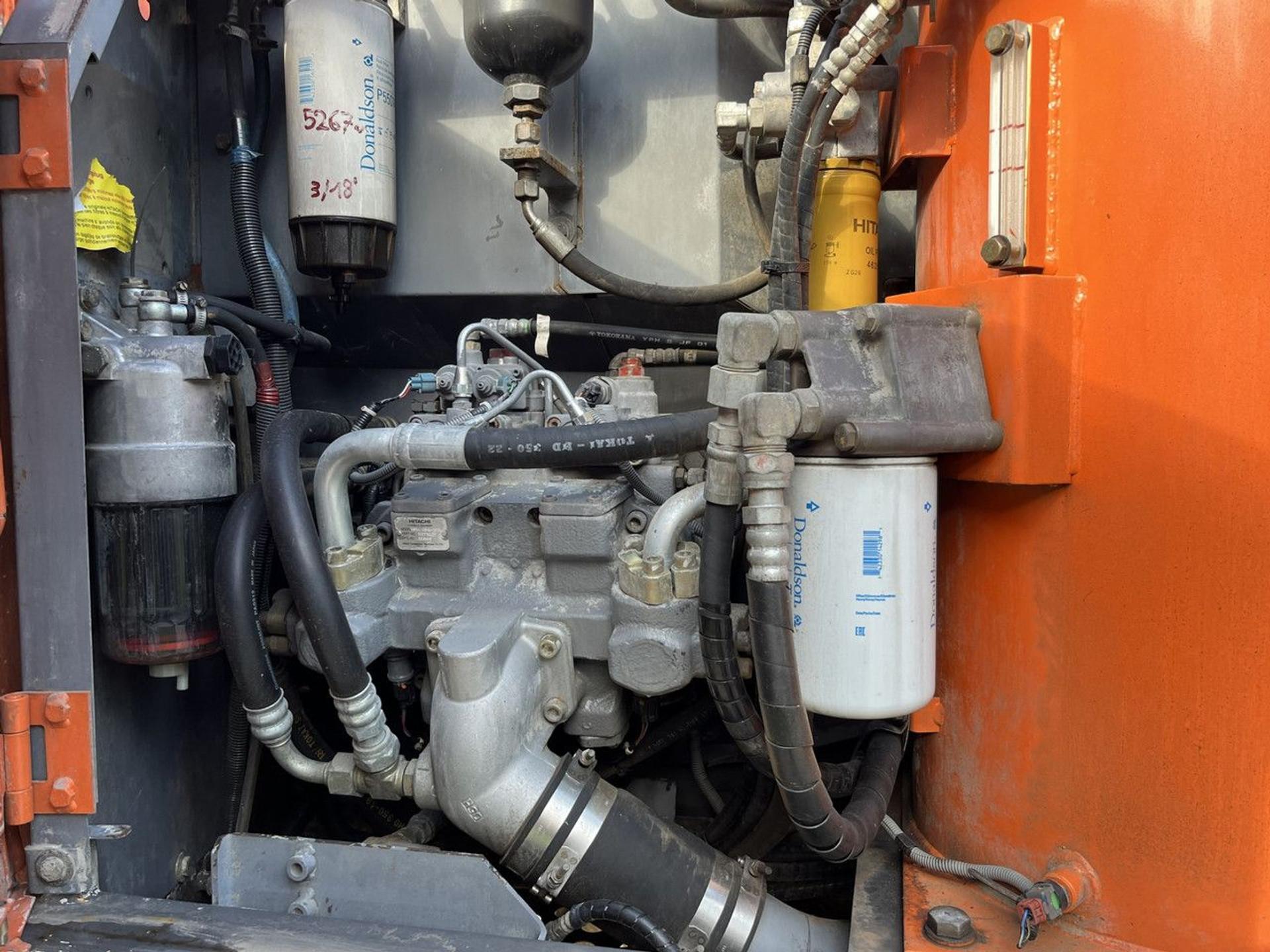 Foto 10 van Hitachi zx 180 lc