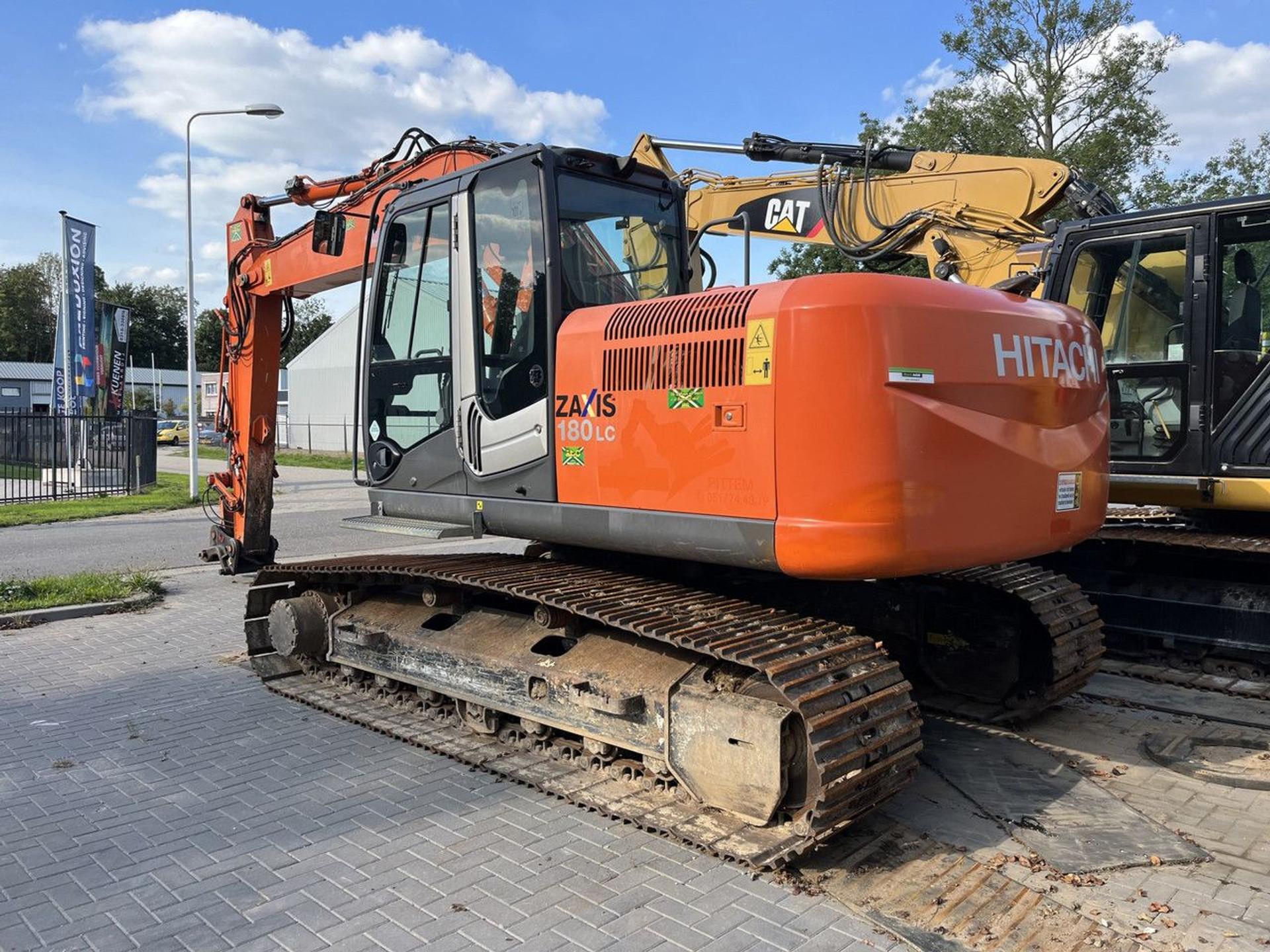 Foto 2 van Hitachi zx 180 lc