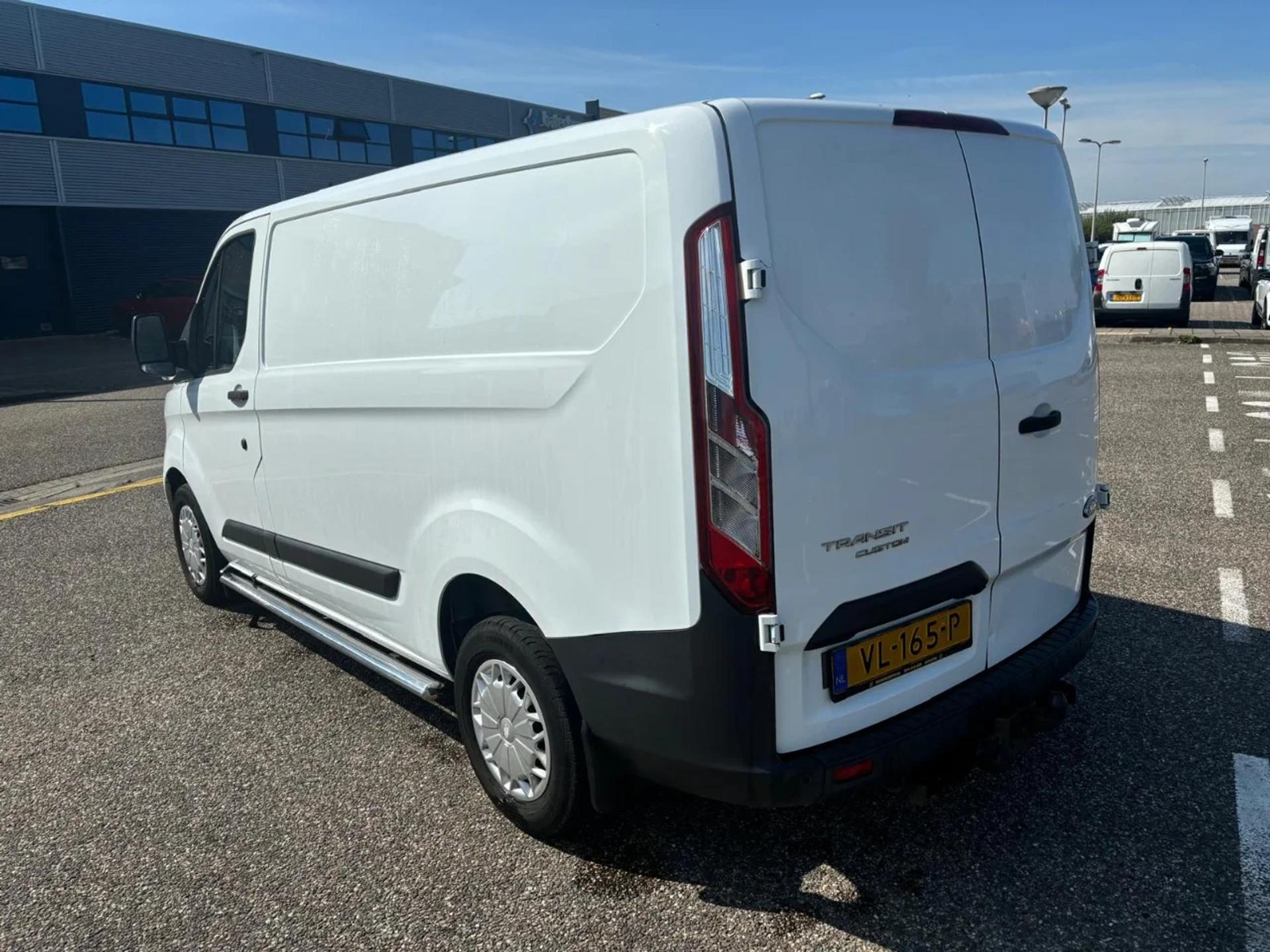 Foto 4 van Ford 2.2TDCI L1H1 Airco Navi Cruisecontrol Trekhaak