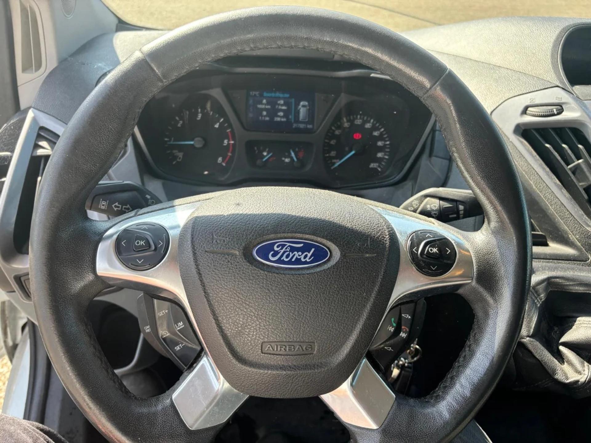 Foto 5 van Ford 2.2TDCI L1H1 Airco Navi Cruisecontrol Trekhaak