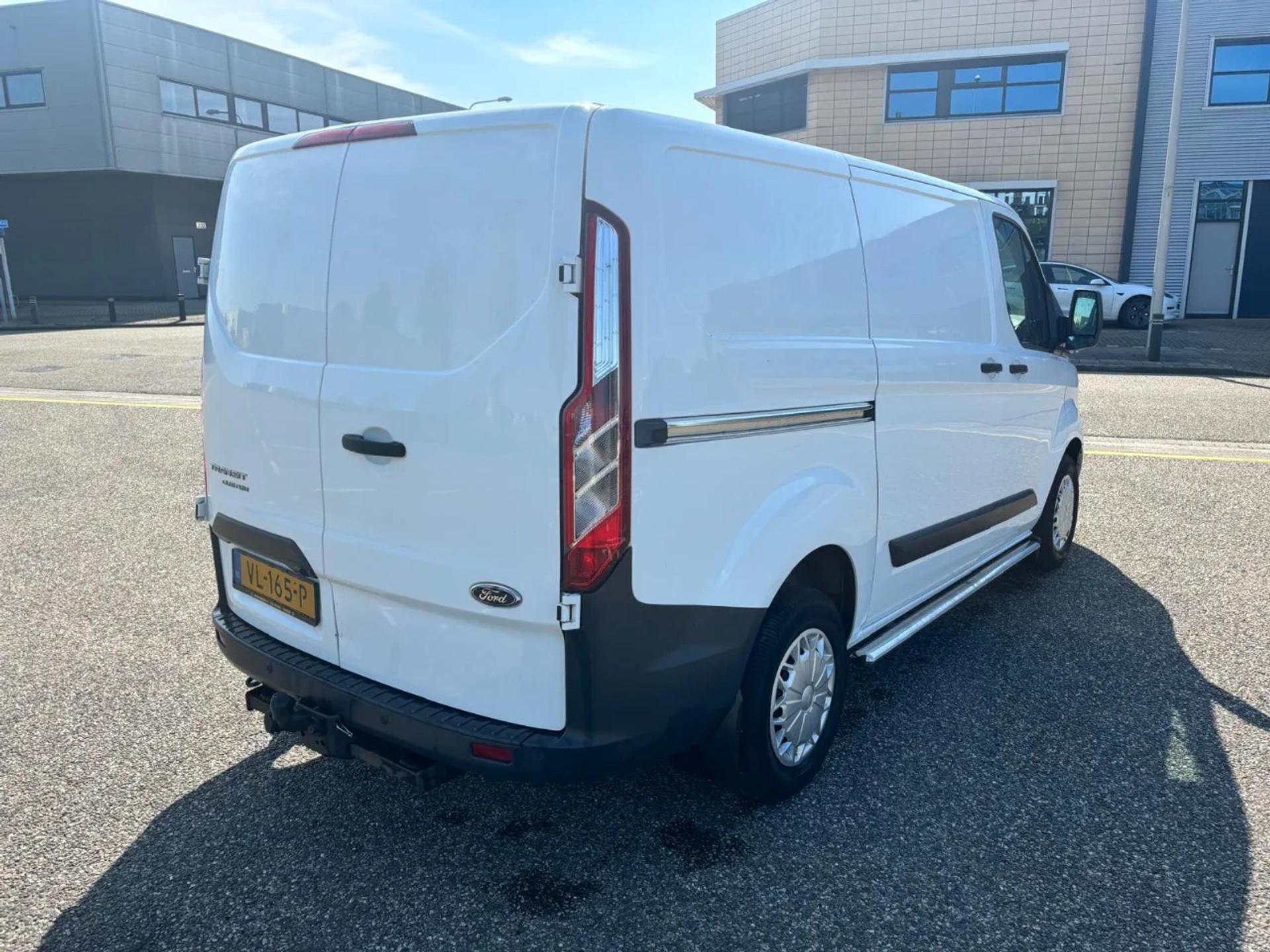 Foto 6 van Ford 2.2TDCI L1H1 Airco Navi Cruisecontrol Trekhaak