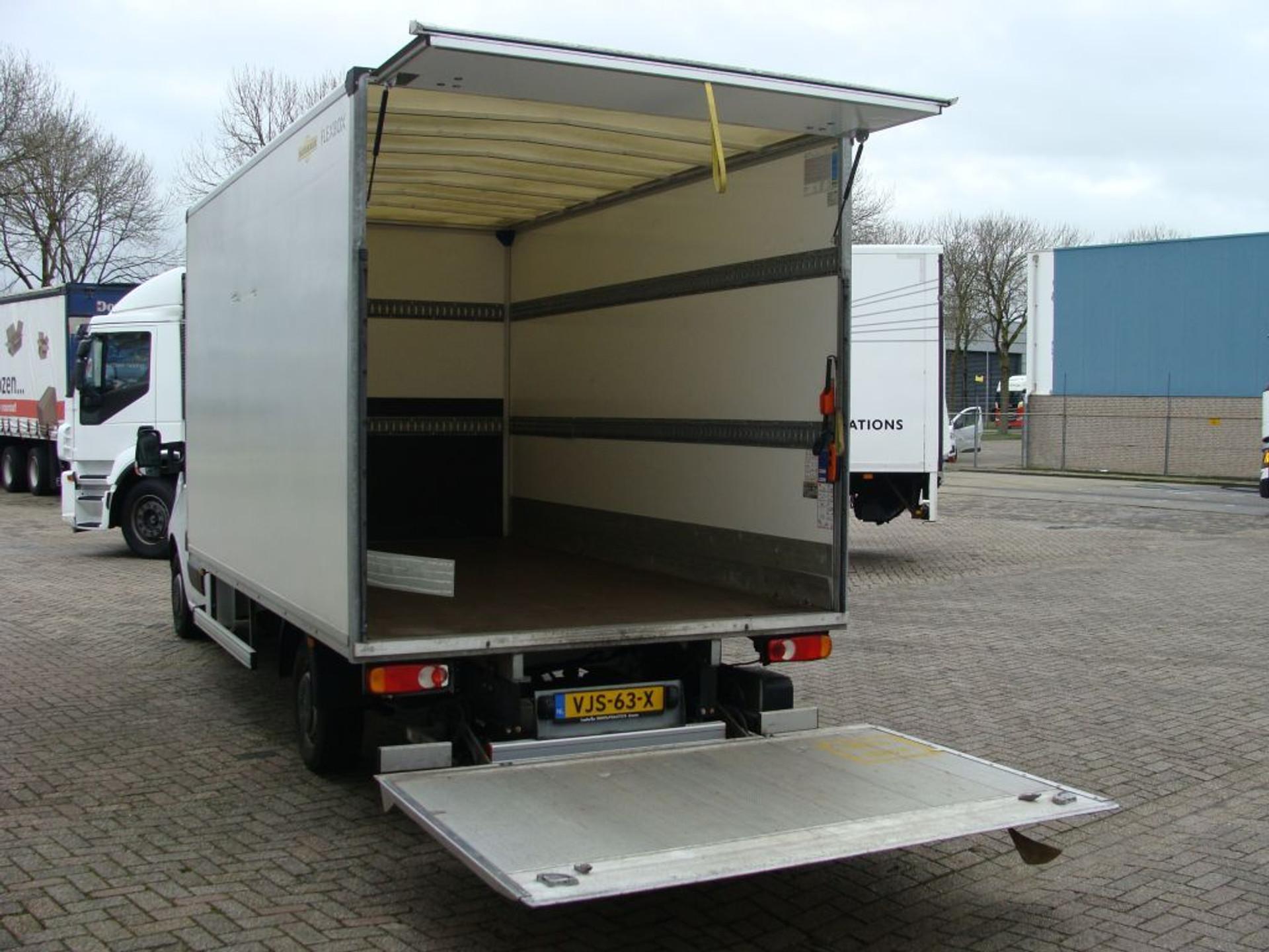 Foto 2 van Humbaur RENAULT MASTER FLEXBOX 130.35  EL - EURO 6 - VJS-63-X
