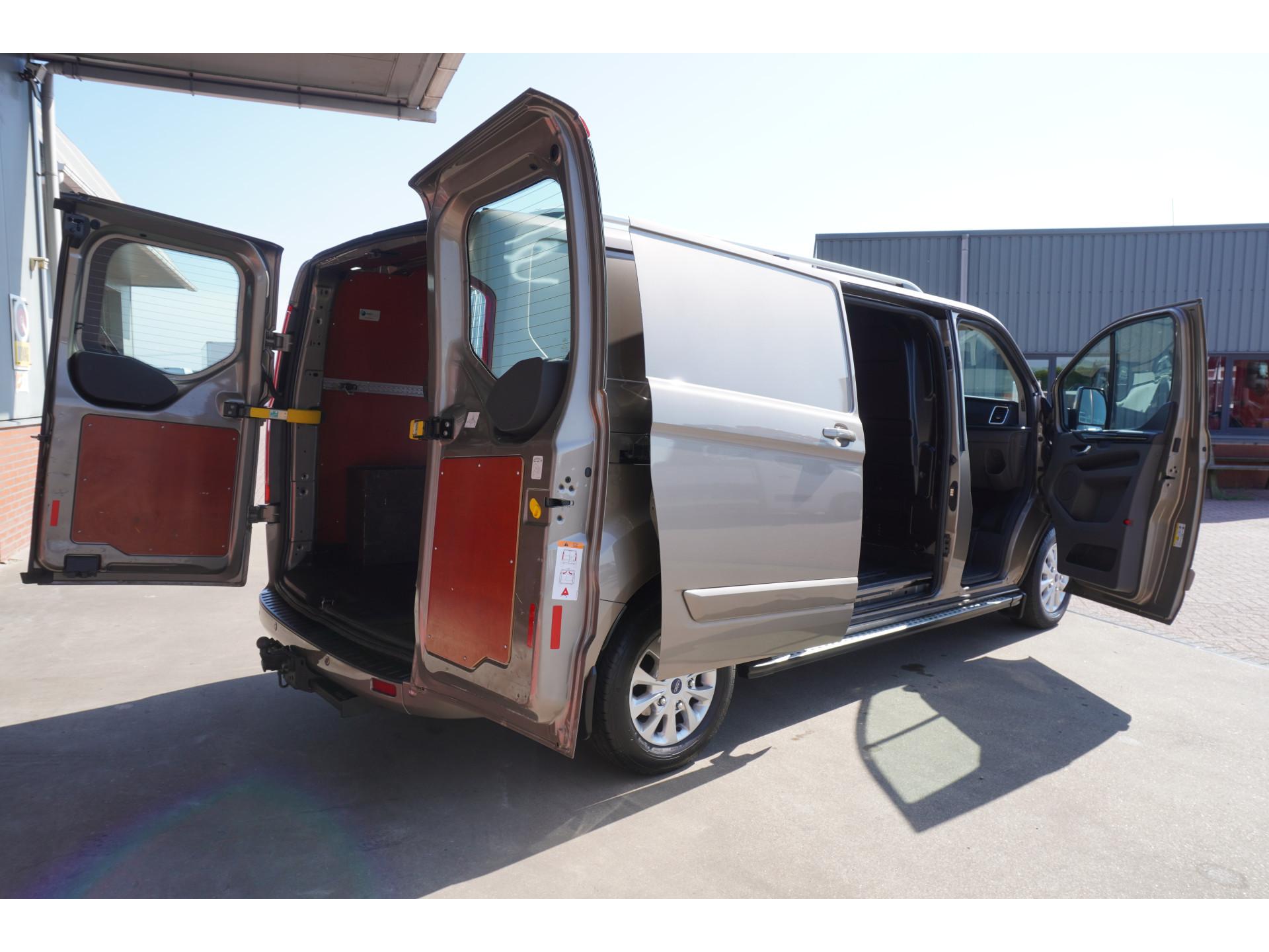 Foto 5 van Ford 340 2.0 TDCI 170PK L2H1 Limited Automaat