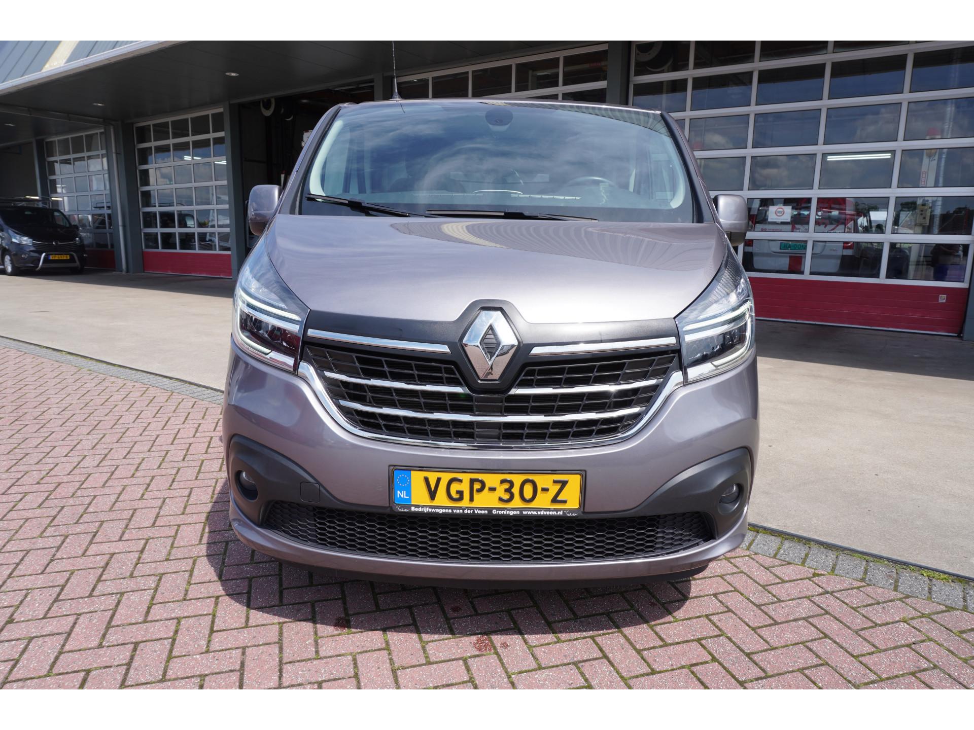 Foto 10 van Renault 2.0 dCi 170PK T29 L2H1 Luxe Automaat